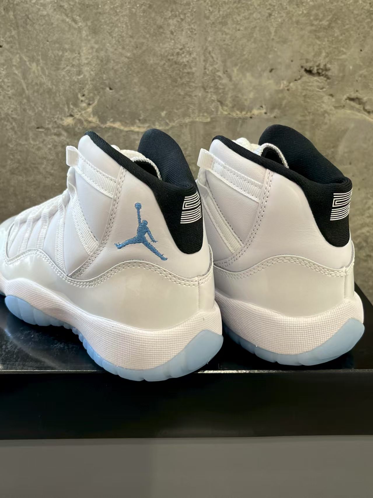 Air Jordan 11 Retro 'Columbia / Legend Blue'  CT8012-104 review Quentin 03