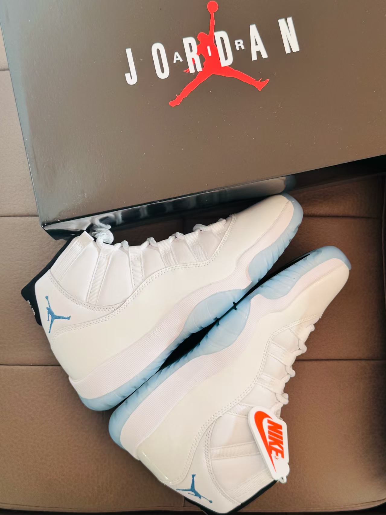 Air Jordan 11 Retro 'Columbia / Legend Blue'  CT8012-104 review Ternence 01