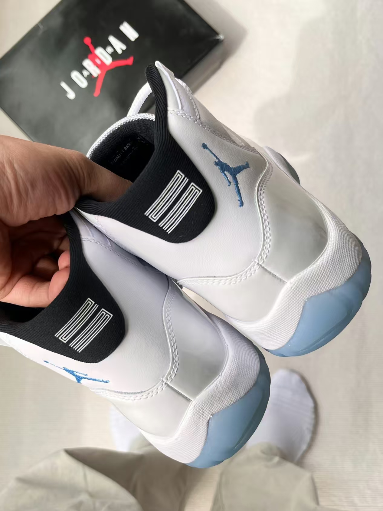 Air Jordan 11 Retro 'Columbia / Legend Blue'  CT8012-104 review Winston 01