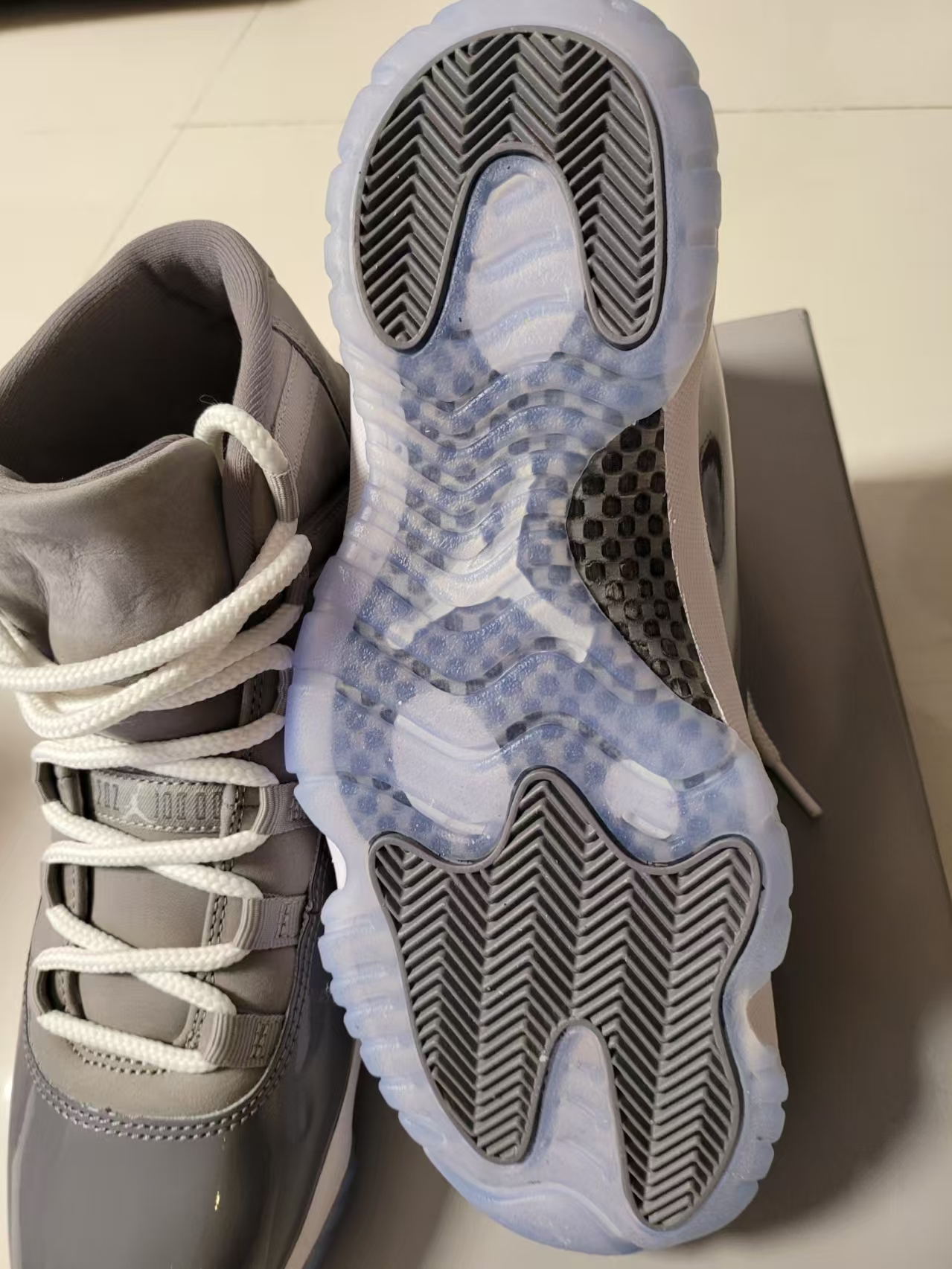 Air Jordan 11 Retro Cool Grey (2021)  CT8012-005 review Quennel 01