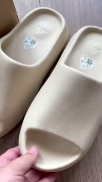 Adidas Yeezy Slide Bone FW6345 review Jonathan