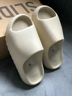 Adidas Yeezy Slide Bone FW6345 review Kelsey 02