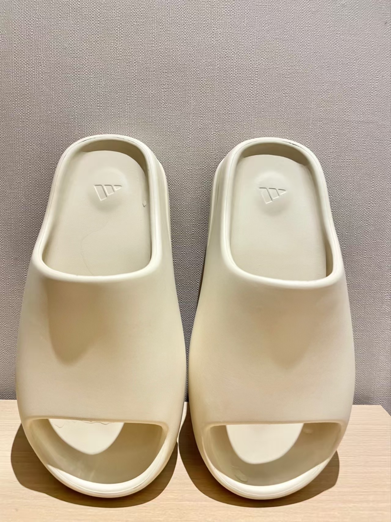 Adidas Yeezy Slide Bone FW6345 review Leo 00