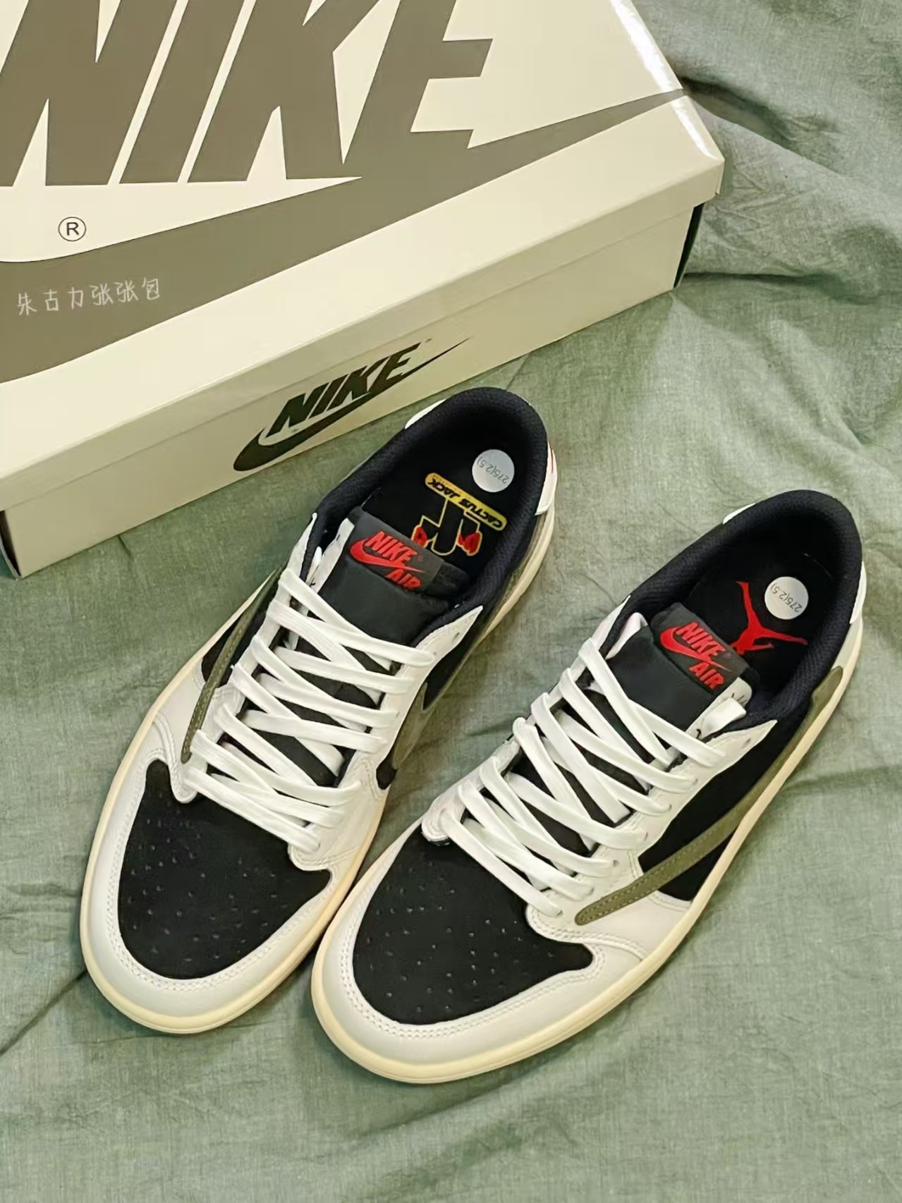 Air Jordan 1 Retro Low OG SP Travis Scott Olive (Women's) DZ4137-106  review Jacob 00