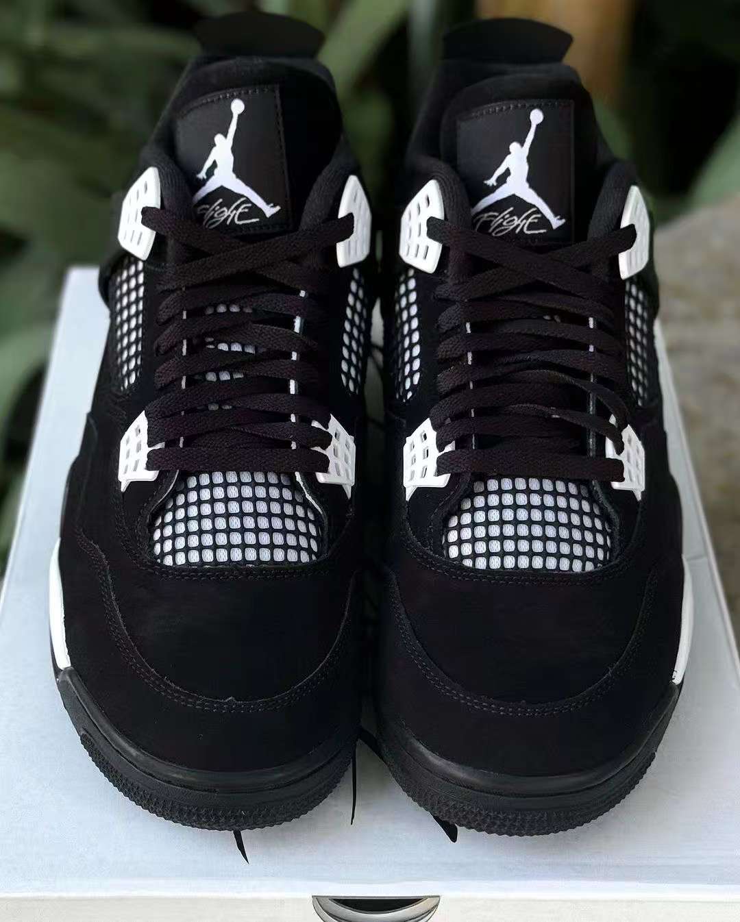 TOP Version Air Jordan 4 Retro White Thunder FQ8138-001 review Sandy 01