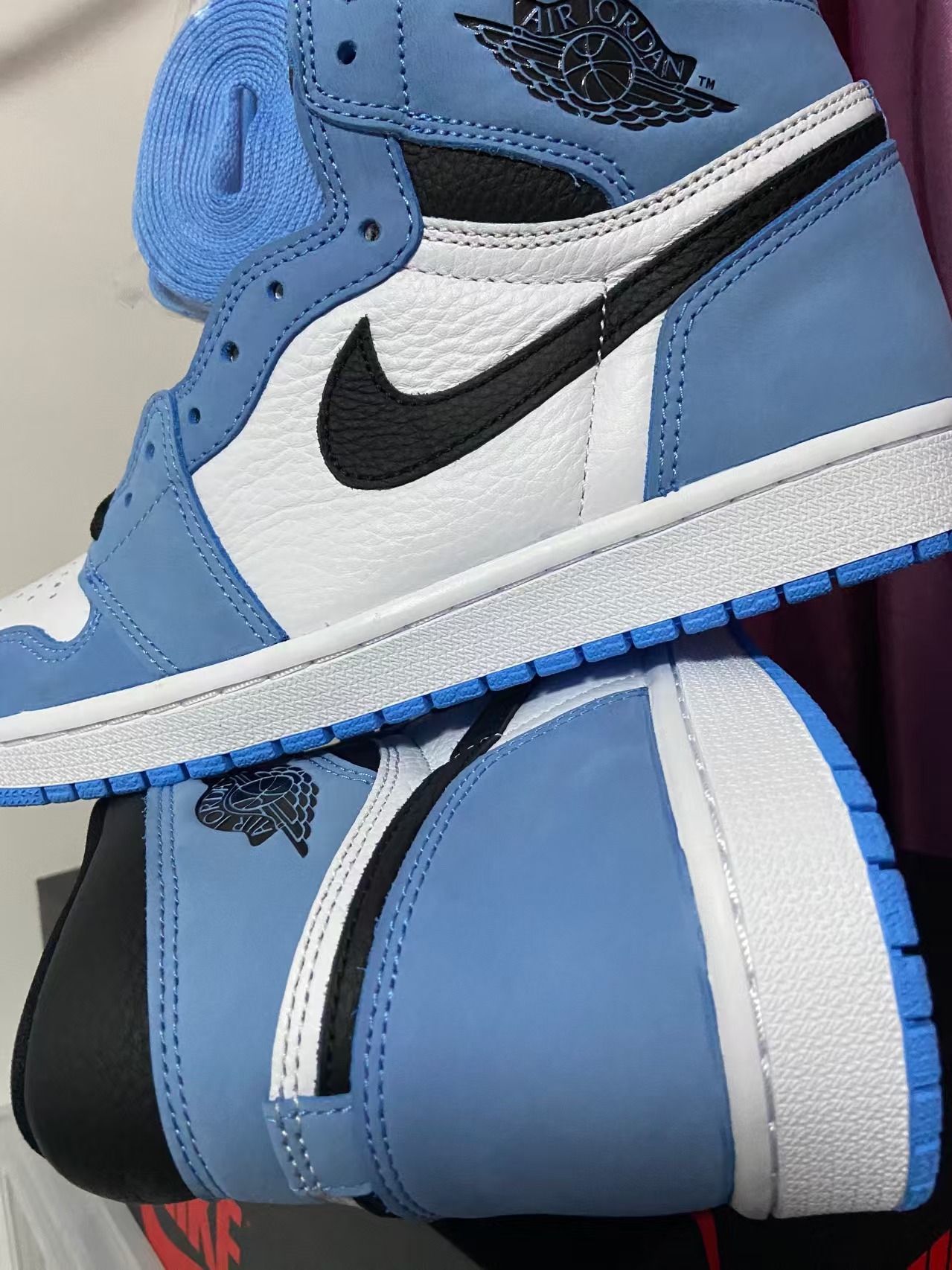 TOP Version Air Jordan 1 High OG University Blue 555088-134 review Chase 01