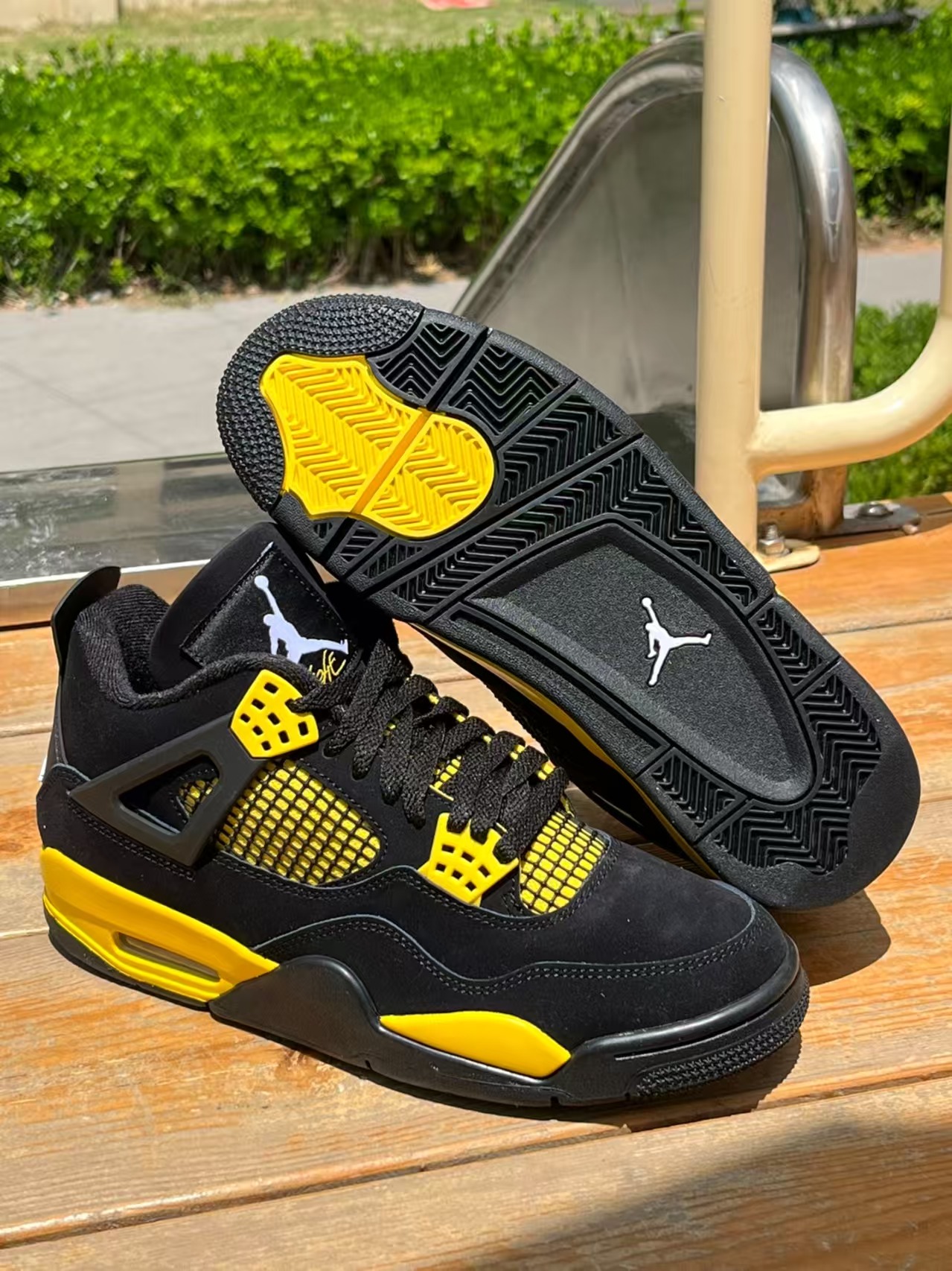 TOP Version Air Jordan 4 Thunder DH6927-017 review Michell 01