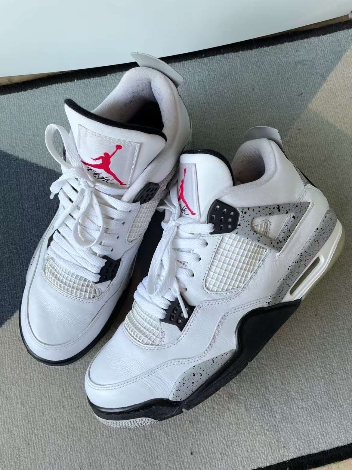 TOP Version Air Jordan 4 Retro White Cement 840606-192 review Hilary 00