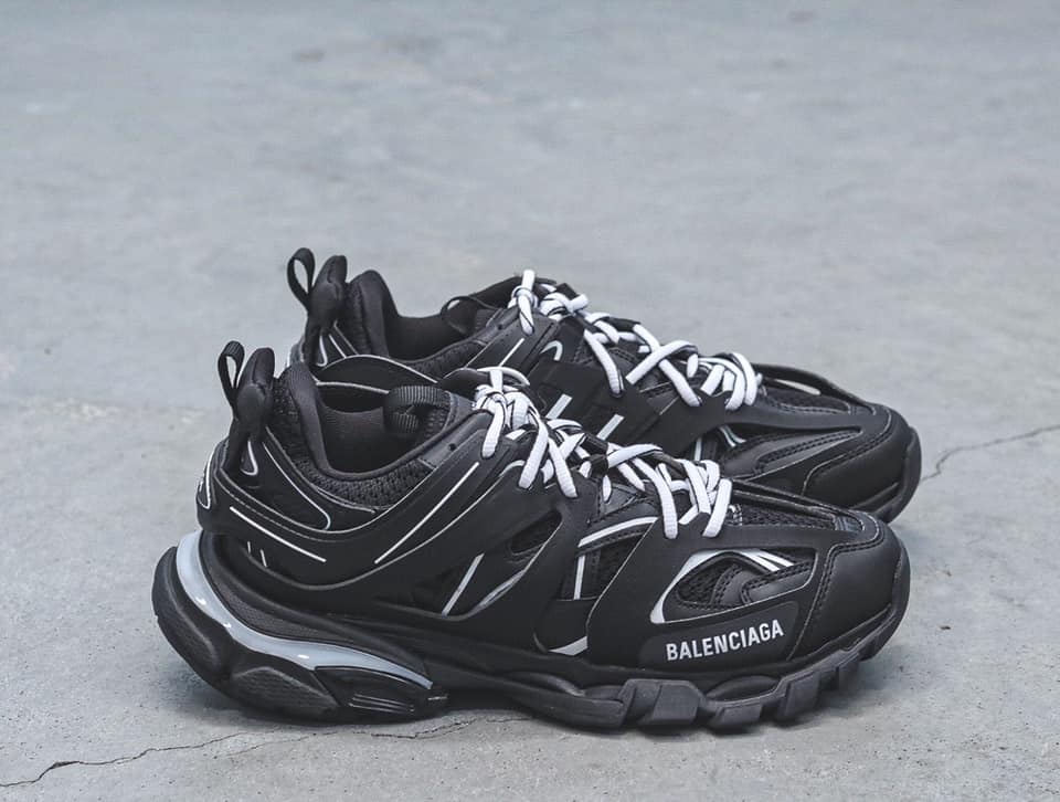 Balenciaga Tess Black And White  542023 W1GB1 2045 (With LED) review Frank 01