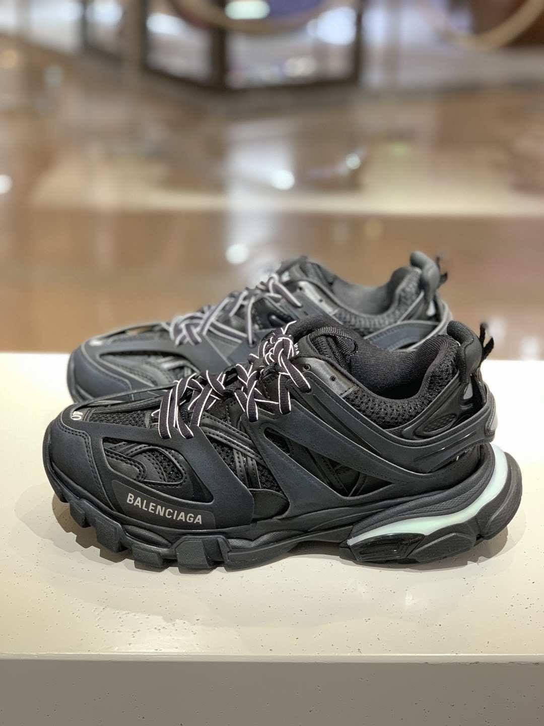 Balenciaga Tess Black And White  542023 W1GB1 2045 (With LED) review Everley