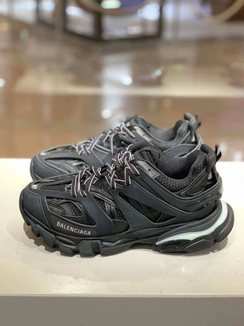 【FLASH SALE】Balenciaga Tess Black And White  542023 W1GB1 2045 (With LED) review 