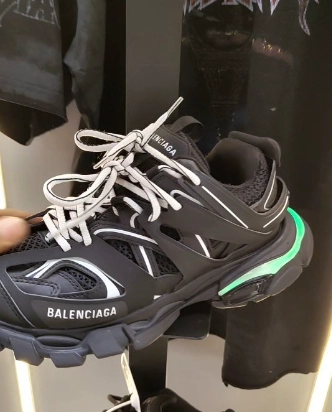 Balenciaga Tess Black And White  542023 W1GB1 2045 (With LED) review Gale