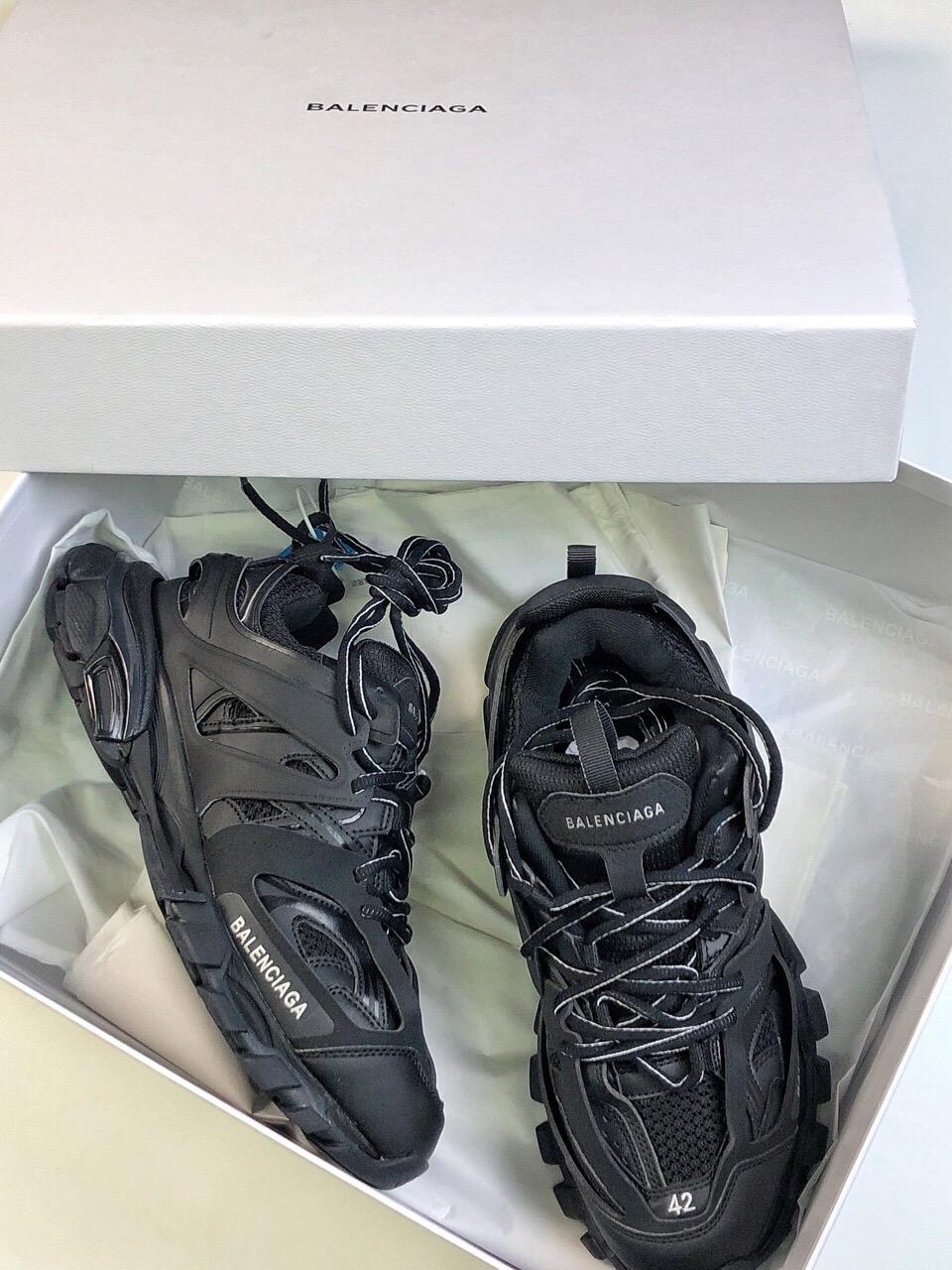 Balenciaga Tess S.Black 555032 W1GB7 1000 (With LED) review Samuel 01