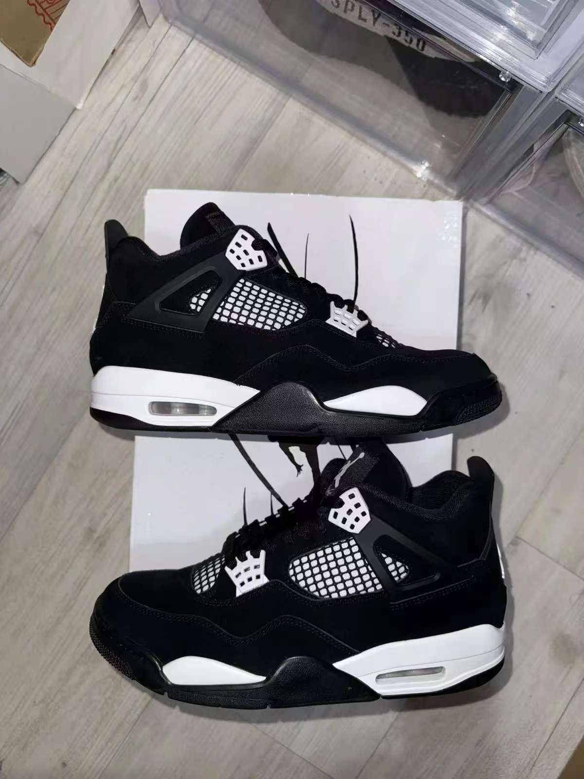 Air Jordan 4 Retro “White Thunder” FQ8138-001 review Owen 01