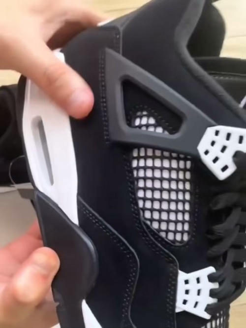 Air Jordan 4 Retro “White Thunder” FQ8138-001 review 
