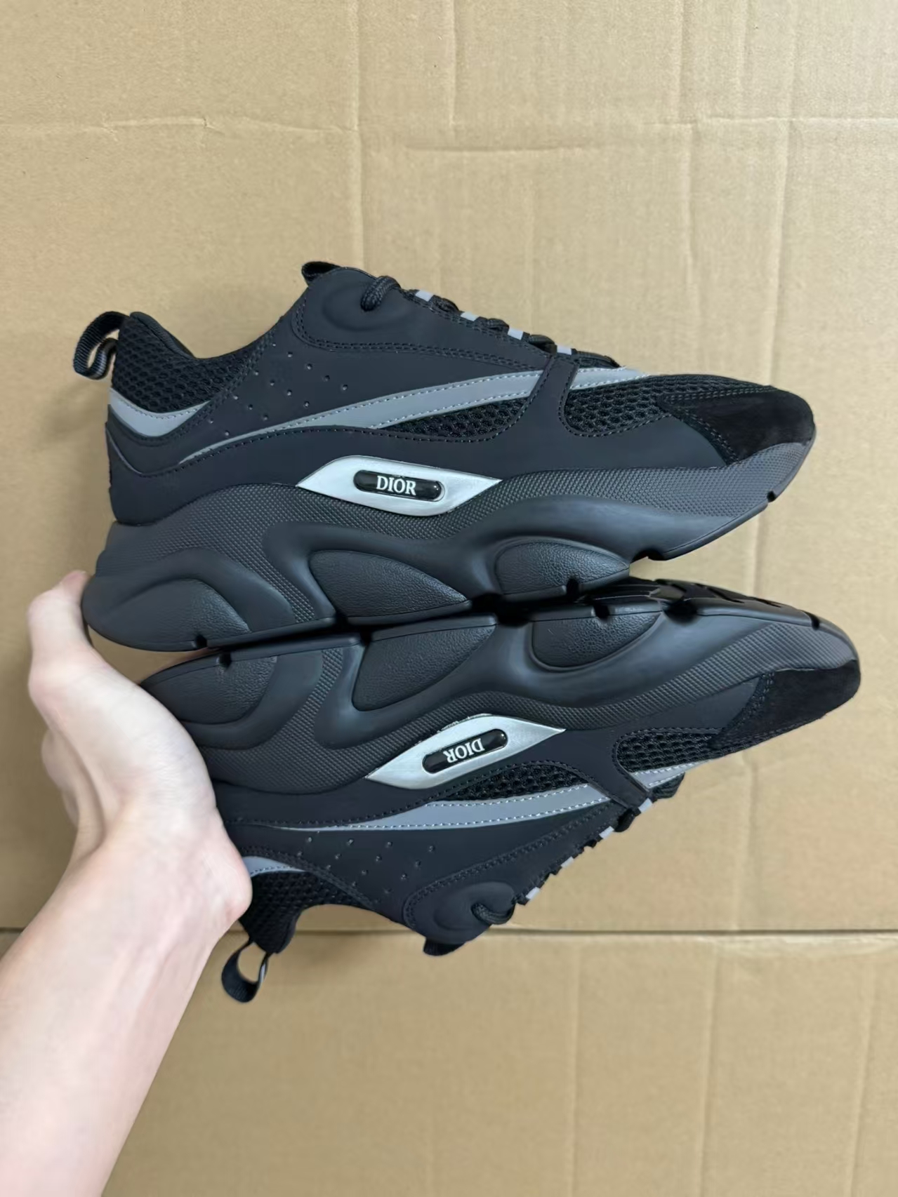 Dior B22 Black Silver 3SN231ZNG969 review Sam 01