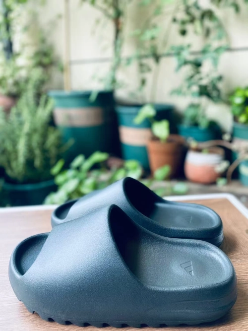 Adidas Yeezy Slide Onyx (2022/2023) HQ6448 review 