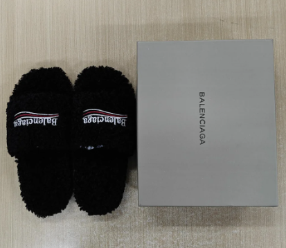 Balenciaga Furry Slide Coke Label Black review Leonard 01