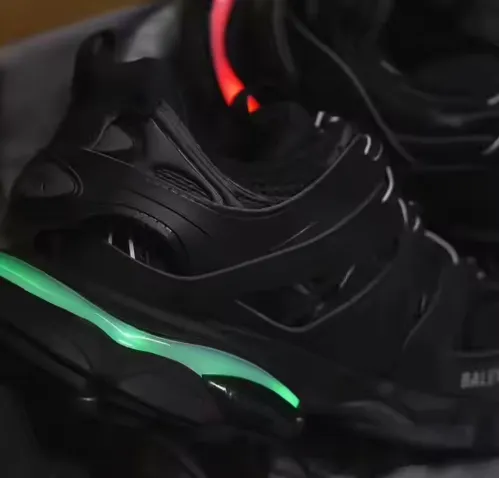 Balenciaga Tess S.Black 555032 W1GB7 1000 (With LED) review 