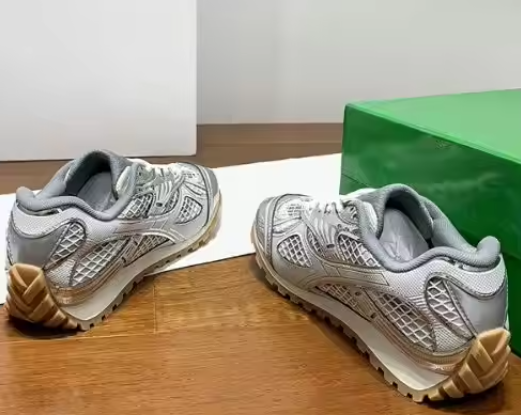 Bottega Veneta Orbit Silver White 741357V2X401425 review Quinn 01