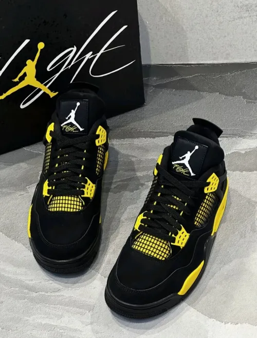 Air Jordan 4 Retro Thunder (2023) DH6927-017 review 
