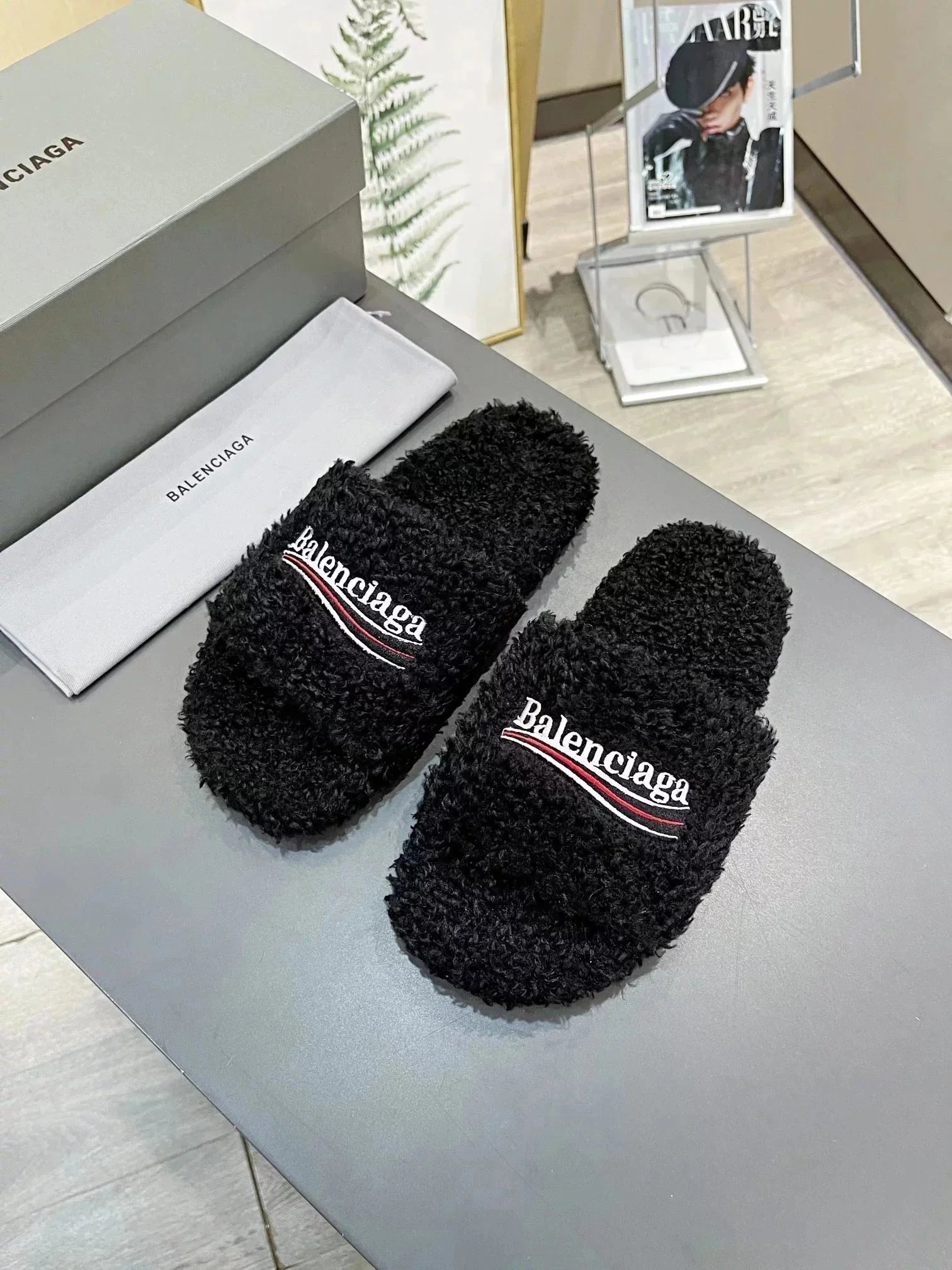 Balenciaga Furry Slide Coke Label Black review Mark