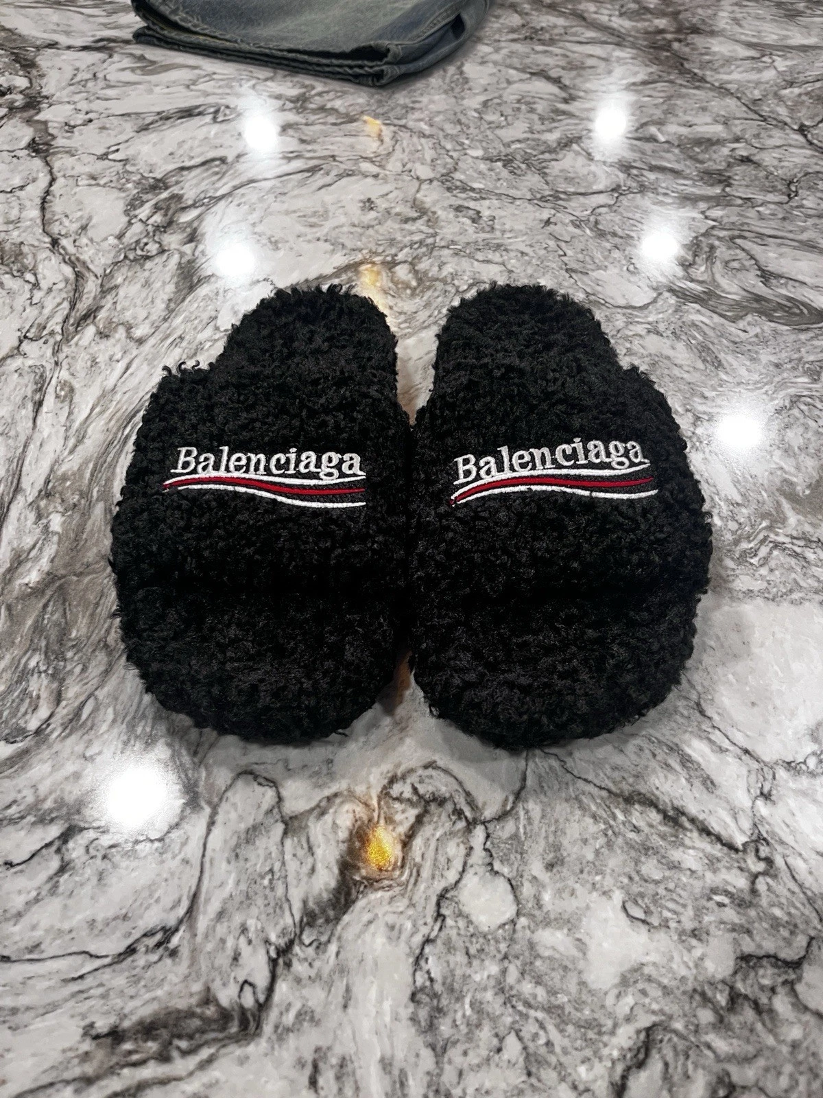 Balenciaga Furry Slide Coke Label Black review Patrick 01