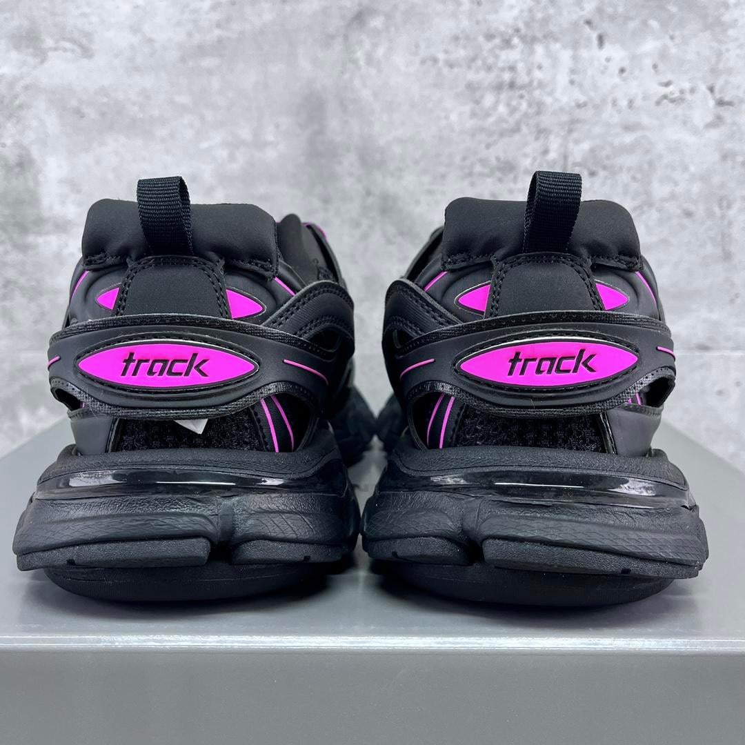 Balenciaga Tess S. Black Rose Red 542436 W2LA1 2046 review Kevin 01