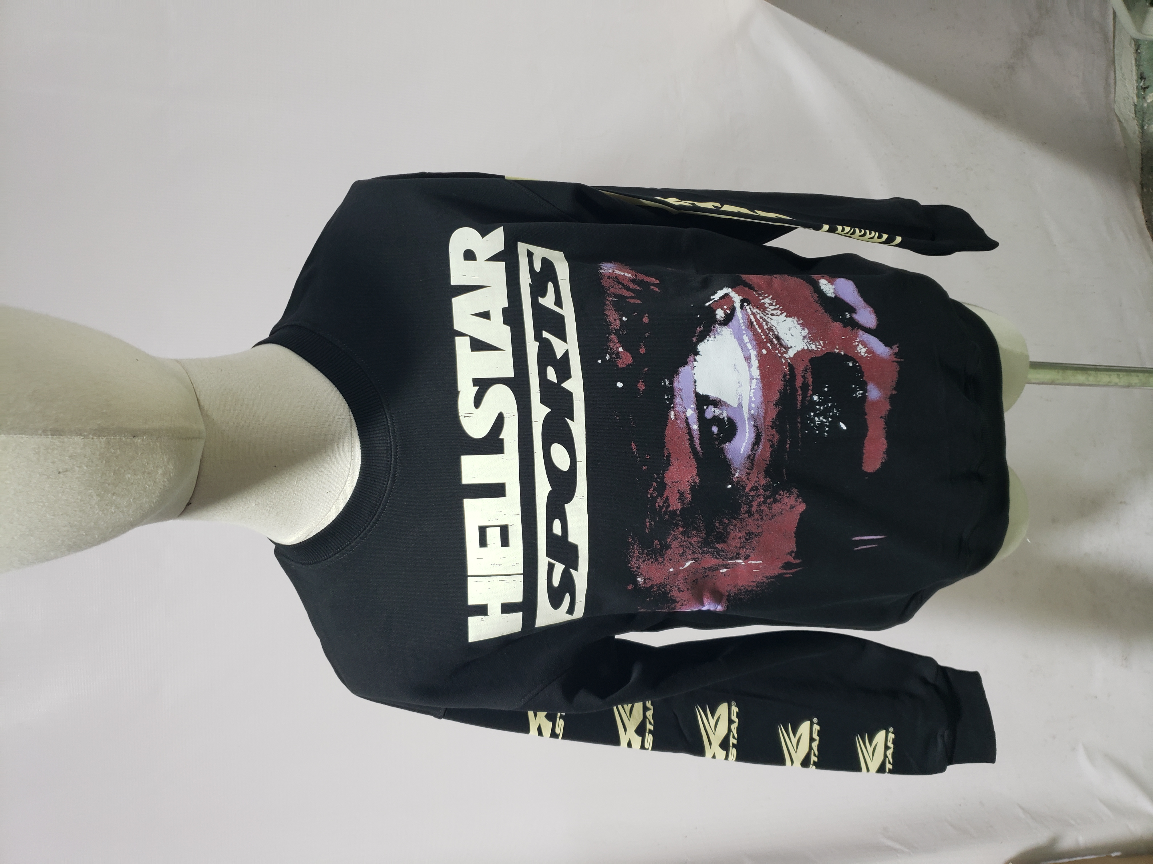 Hellstar Sports 96 Crewneck Black review Obosneaker 01