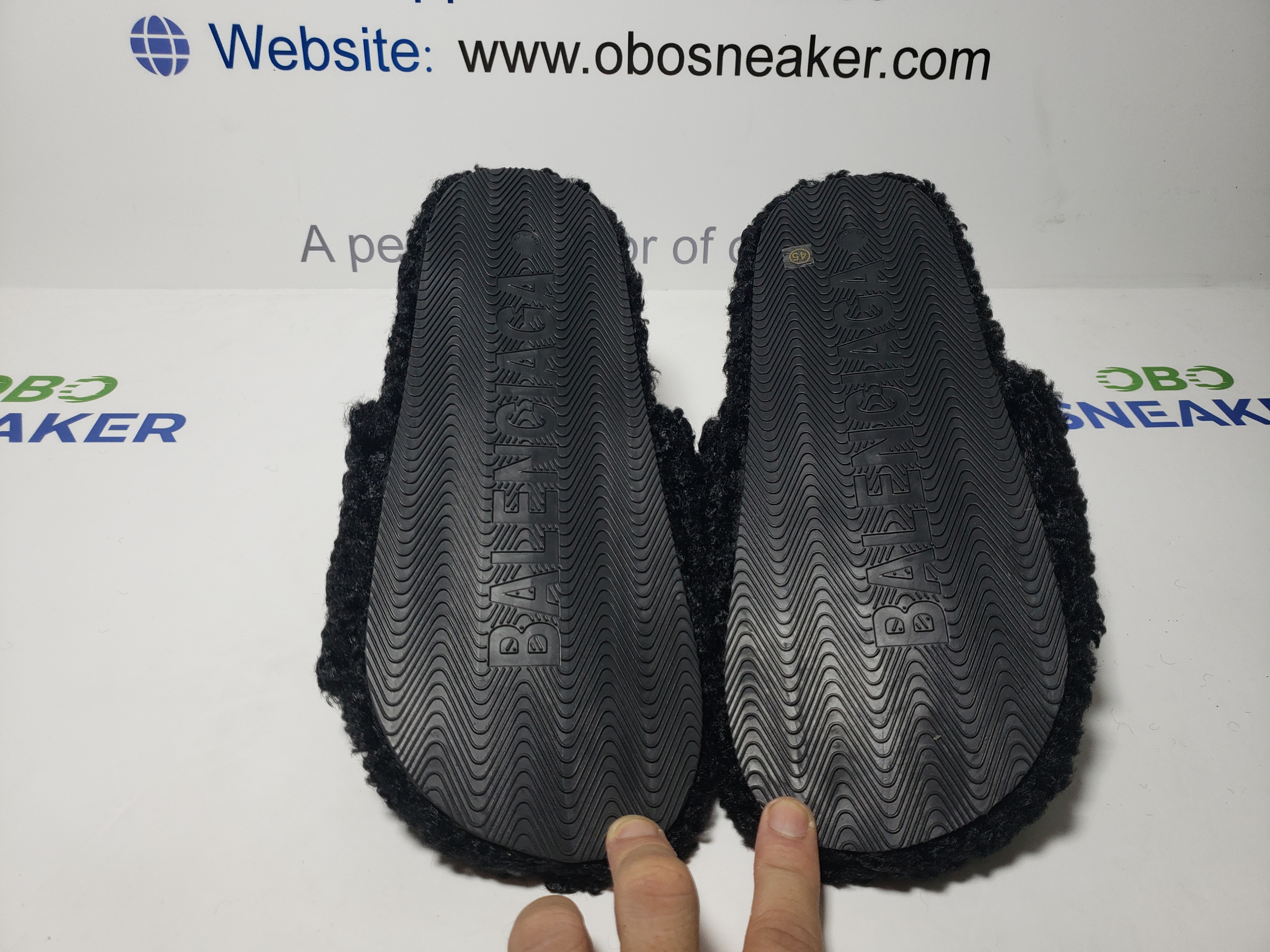 Balenciaga Furry Slide Coke Label Black review Obosneaker 04