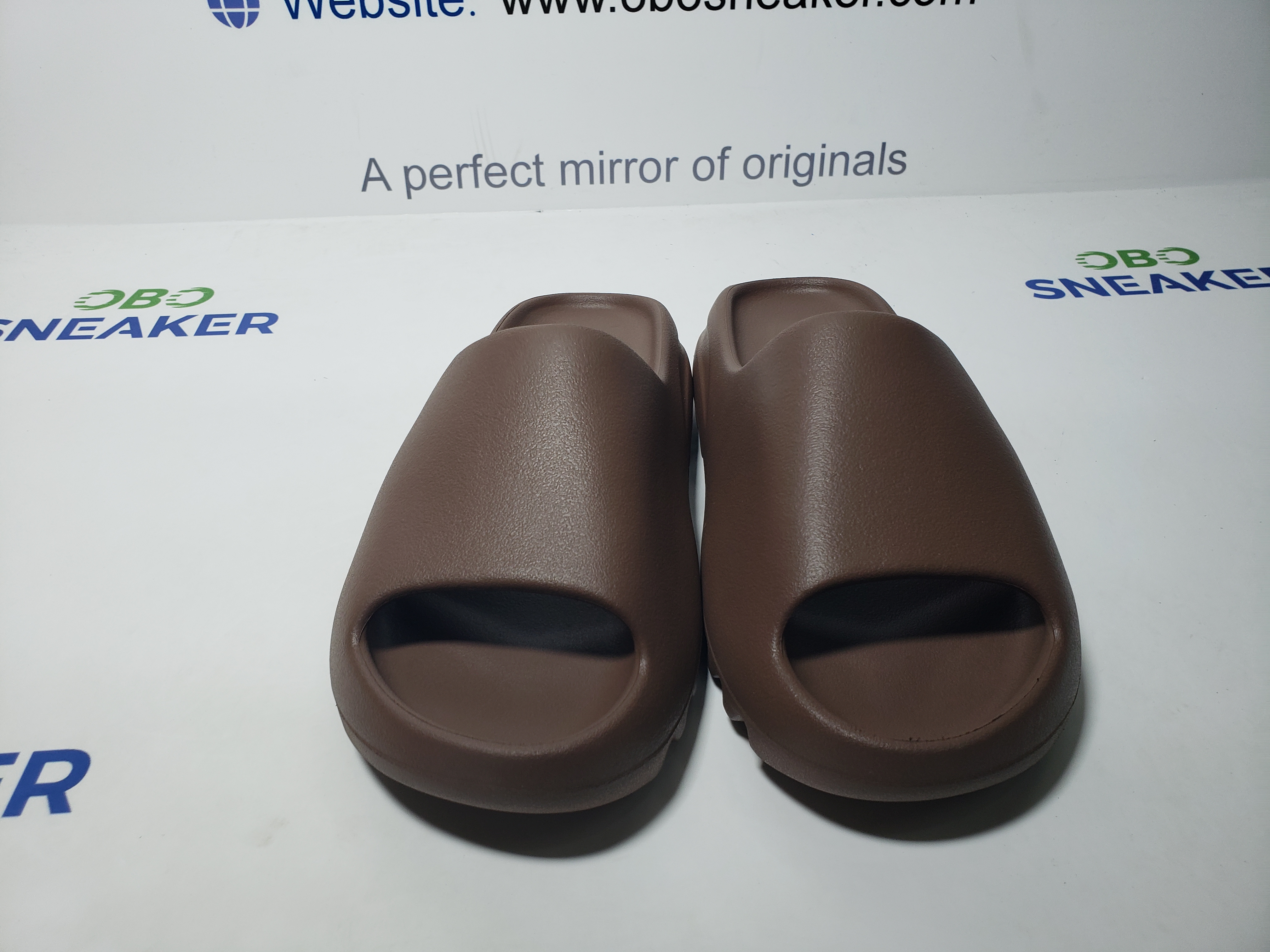 Adidas Yeezy Slide Soot GX6141  review Obosneaker 03