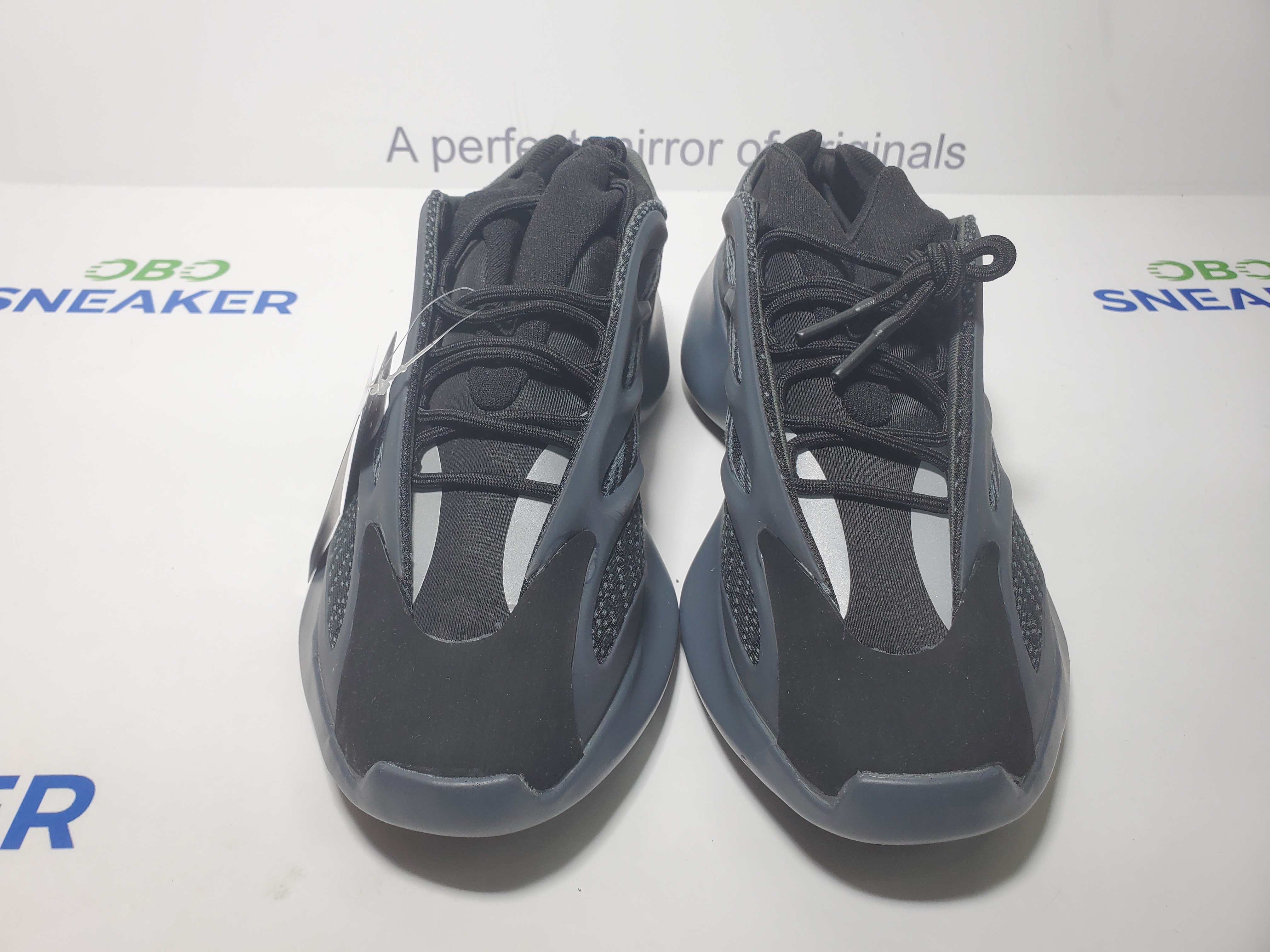 Adidas Yeezy 700 V3 Alvah H67799 review Obosneaker 03