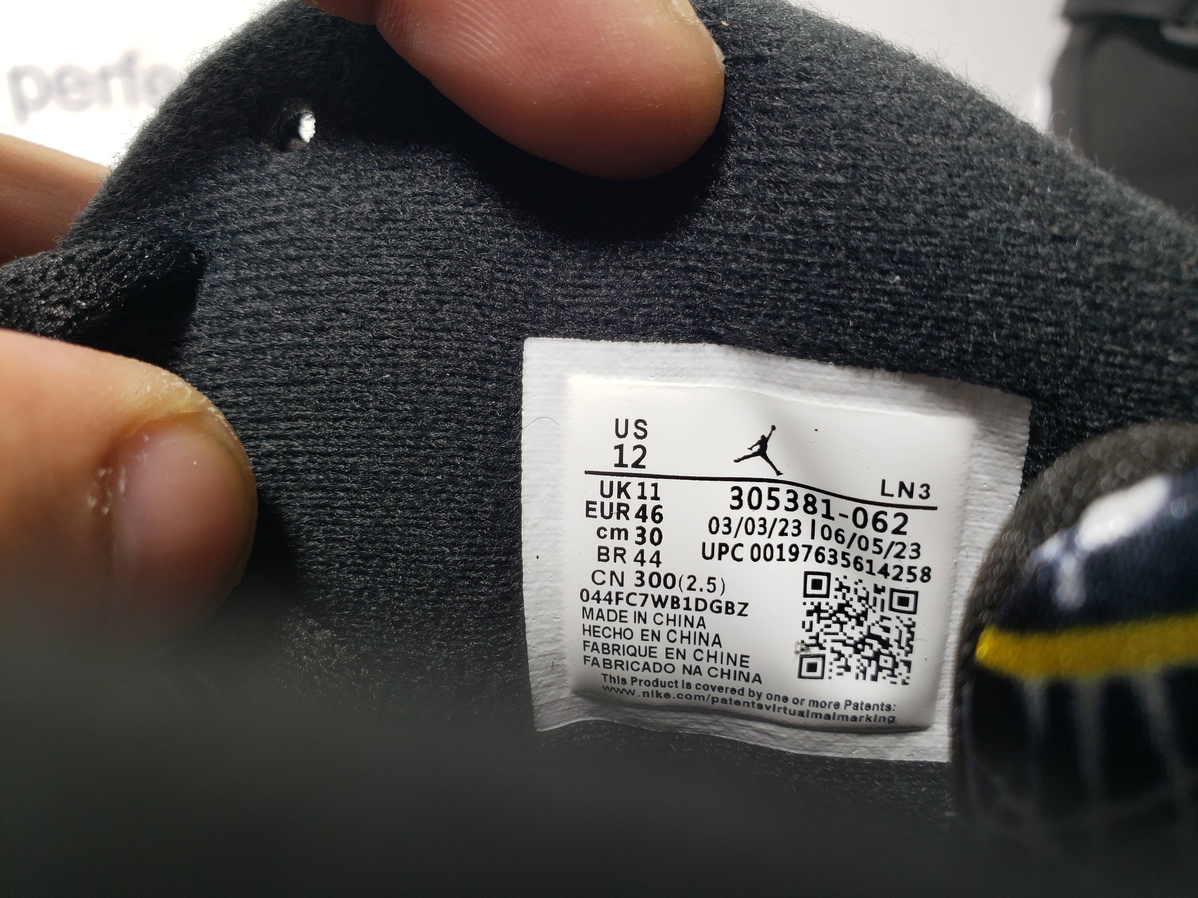 Air Jordan 8 Retro Playoffs (2023) 305381-062 review Obosneaker 05