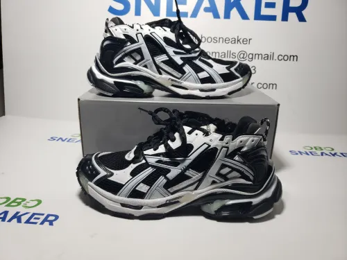 Balenciaga Runner Black White  677403W3RB29010 review 