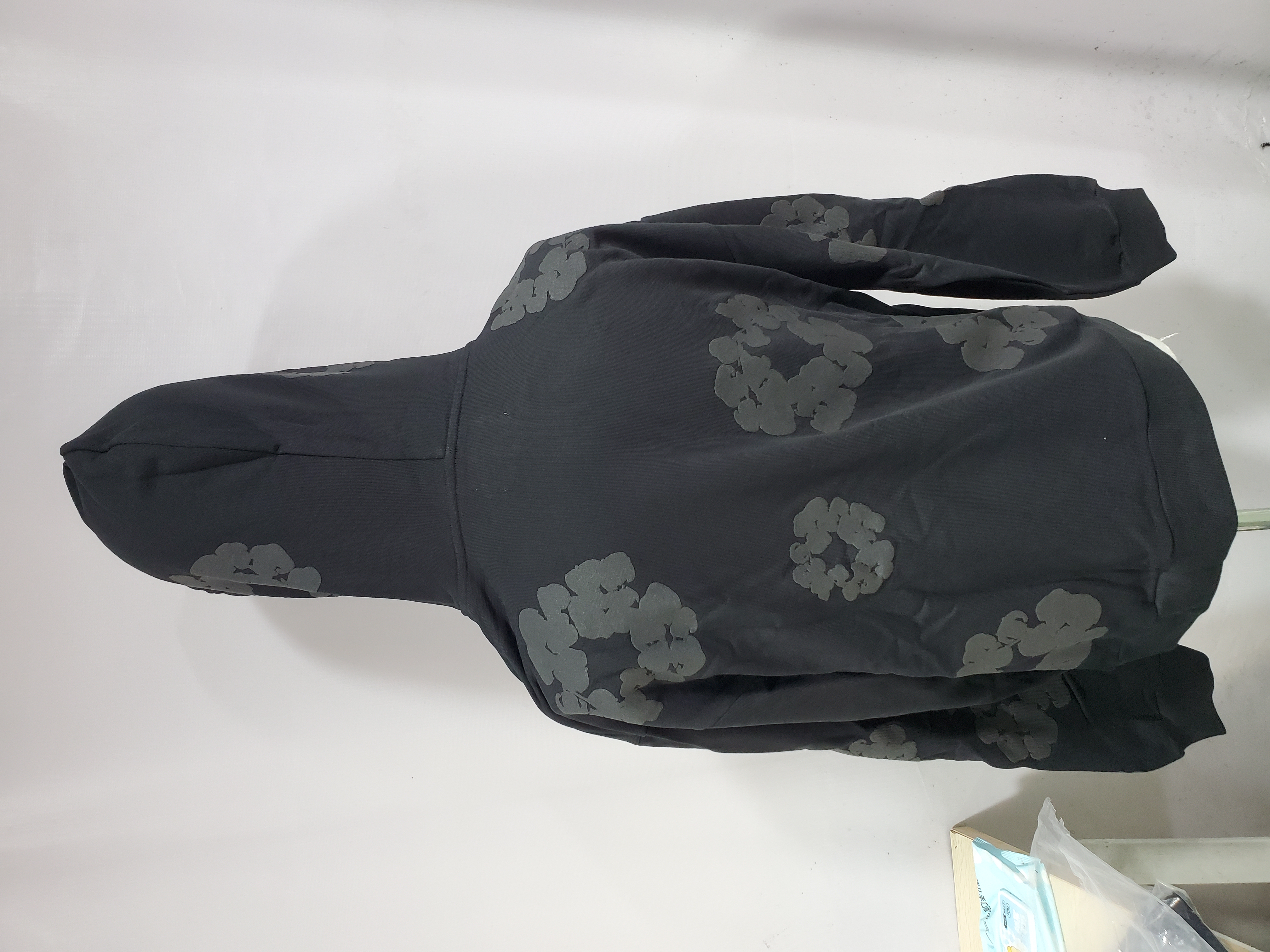 OBO Denim Tears Cotton Wreath Hoodie Black Monochrome review Obosneaker 03