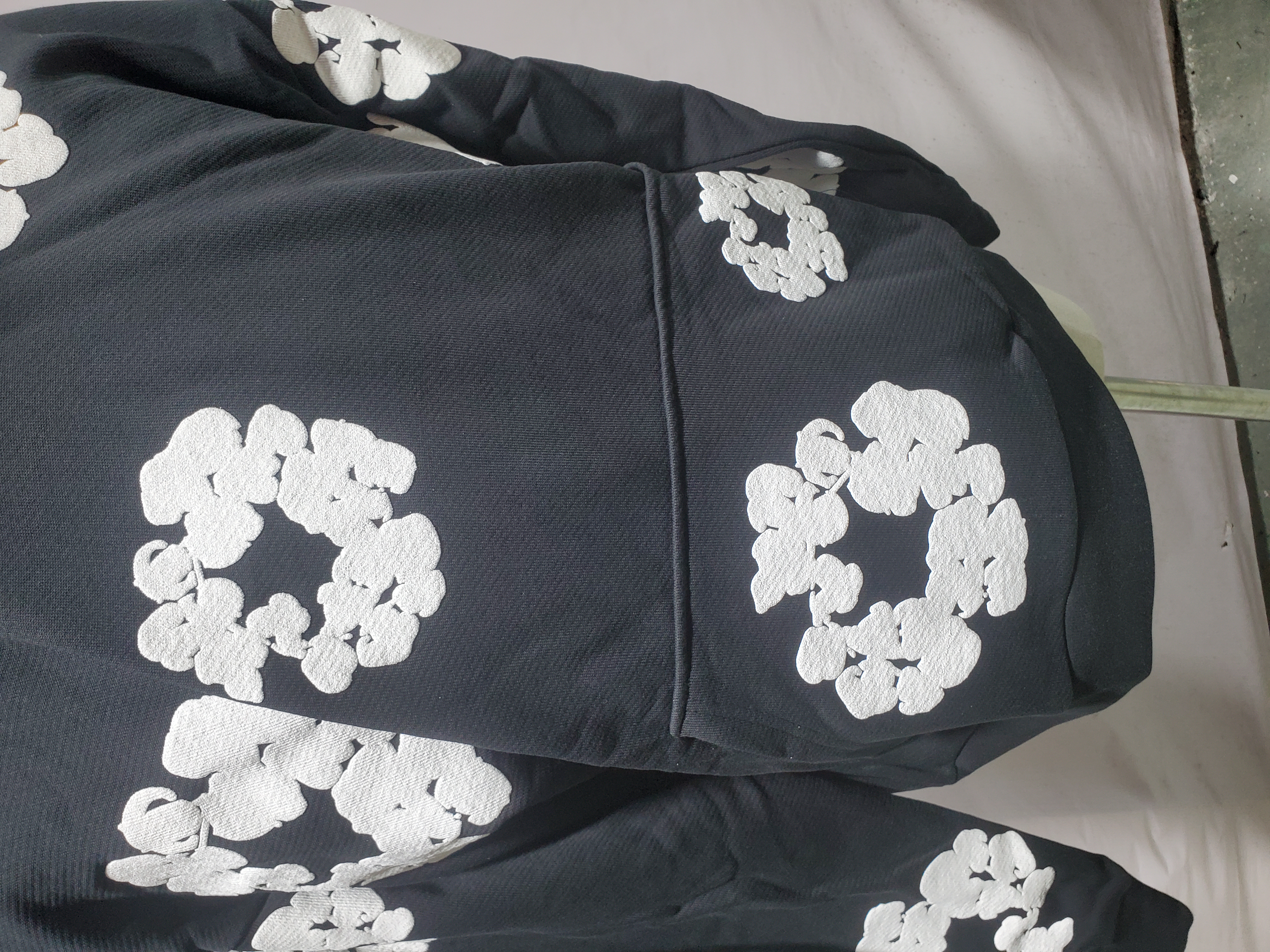 OBO Denim Tears The Cotton Wreath Hoodie Black  review Obosneaker 03