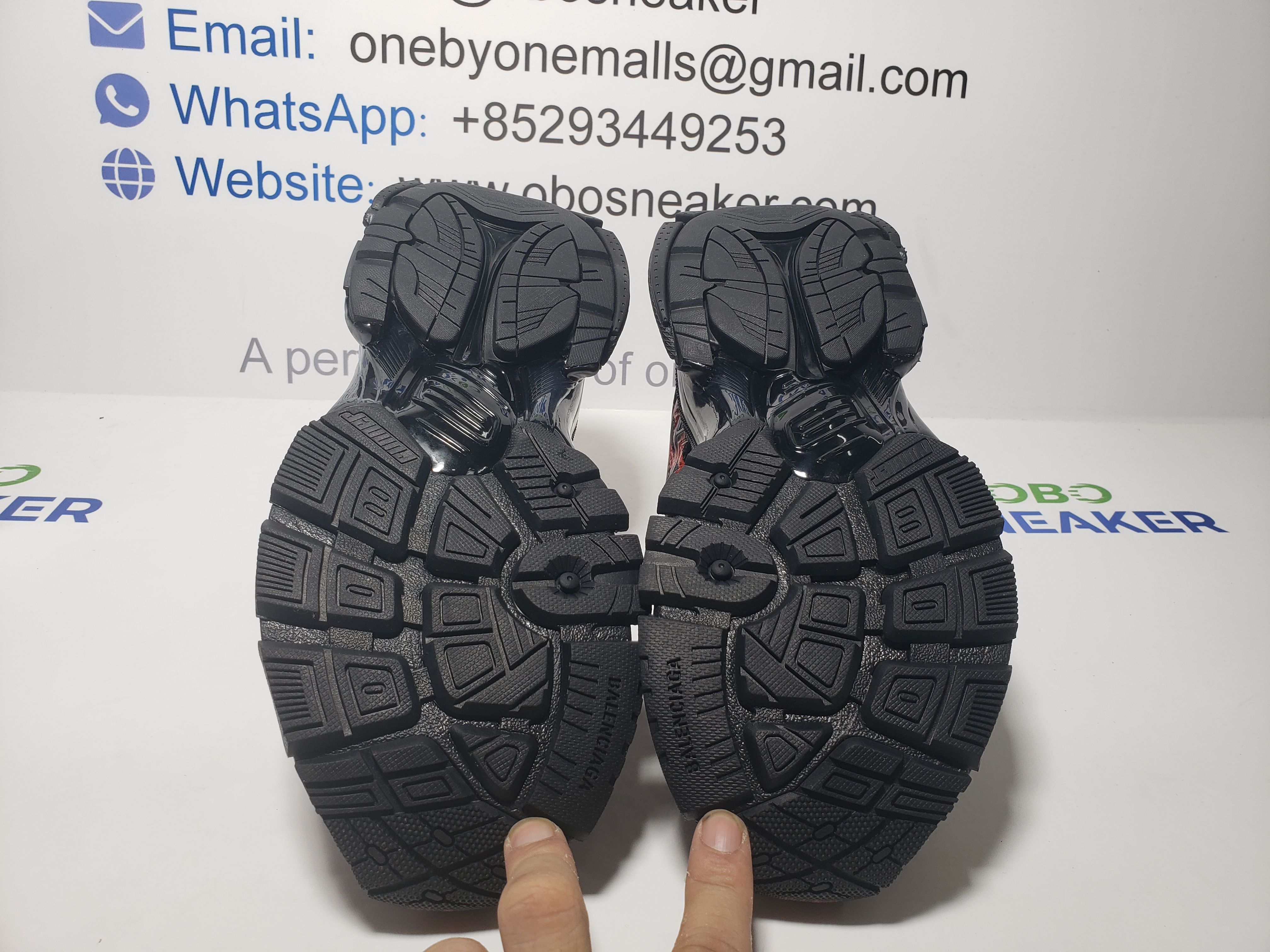 Balenciaga Runner Black And Red Characters 677402 W3RB1 0102 review Obosneaker 04