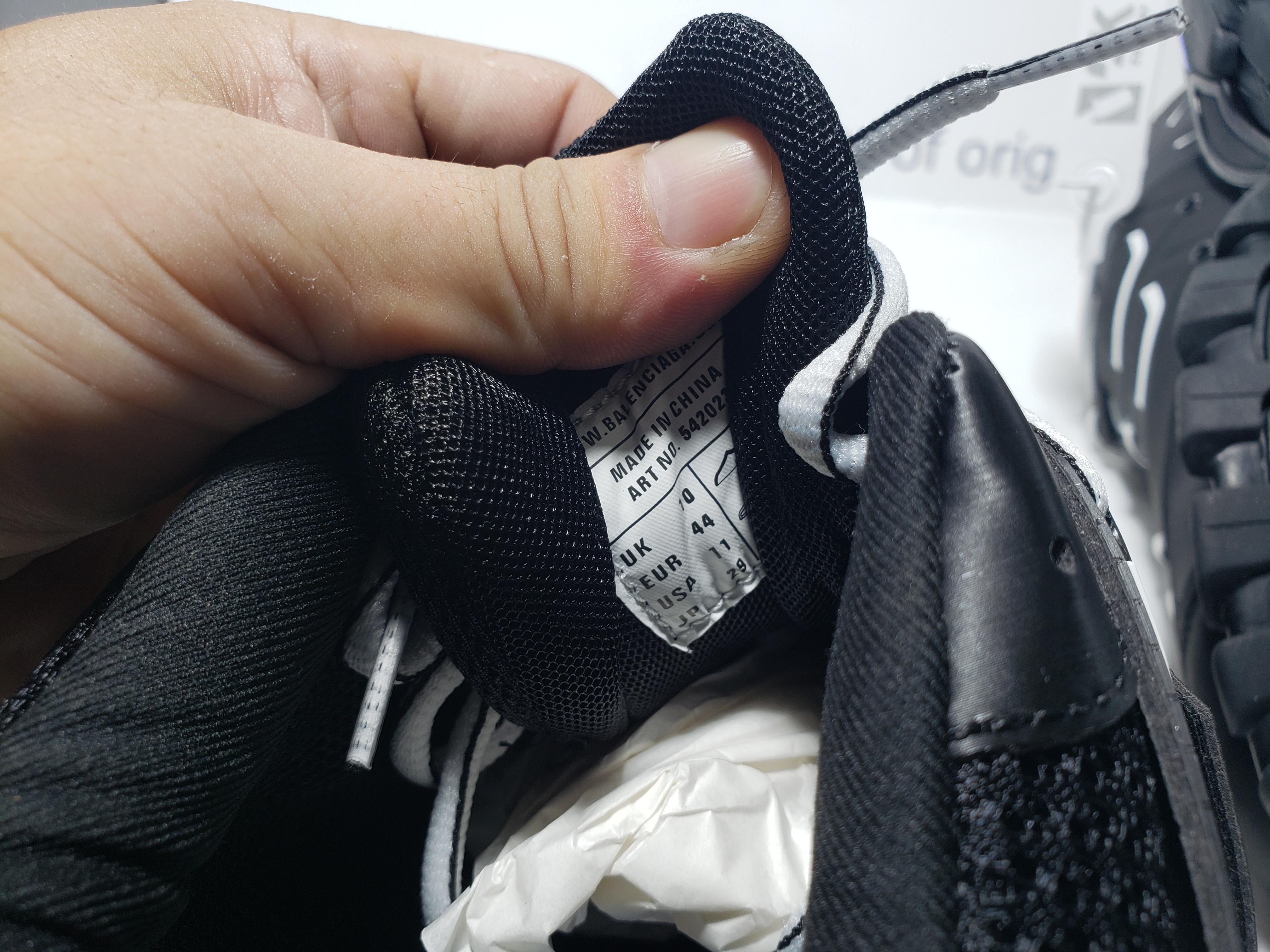 Balenciaga Tess Black And White  542023 W1GB1 2045 (With LED) review Obosneaker 05