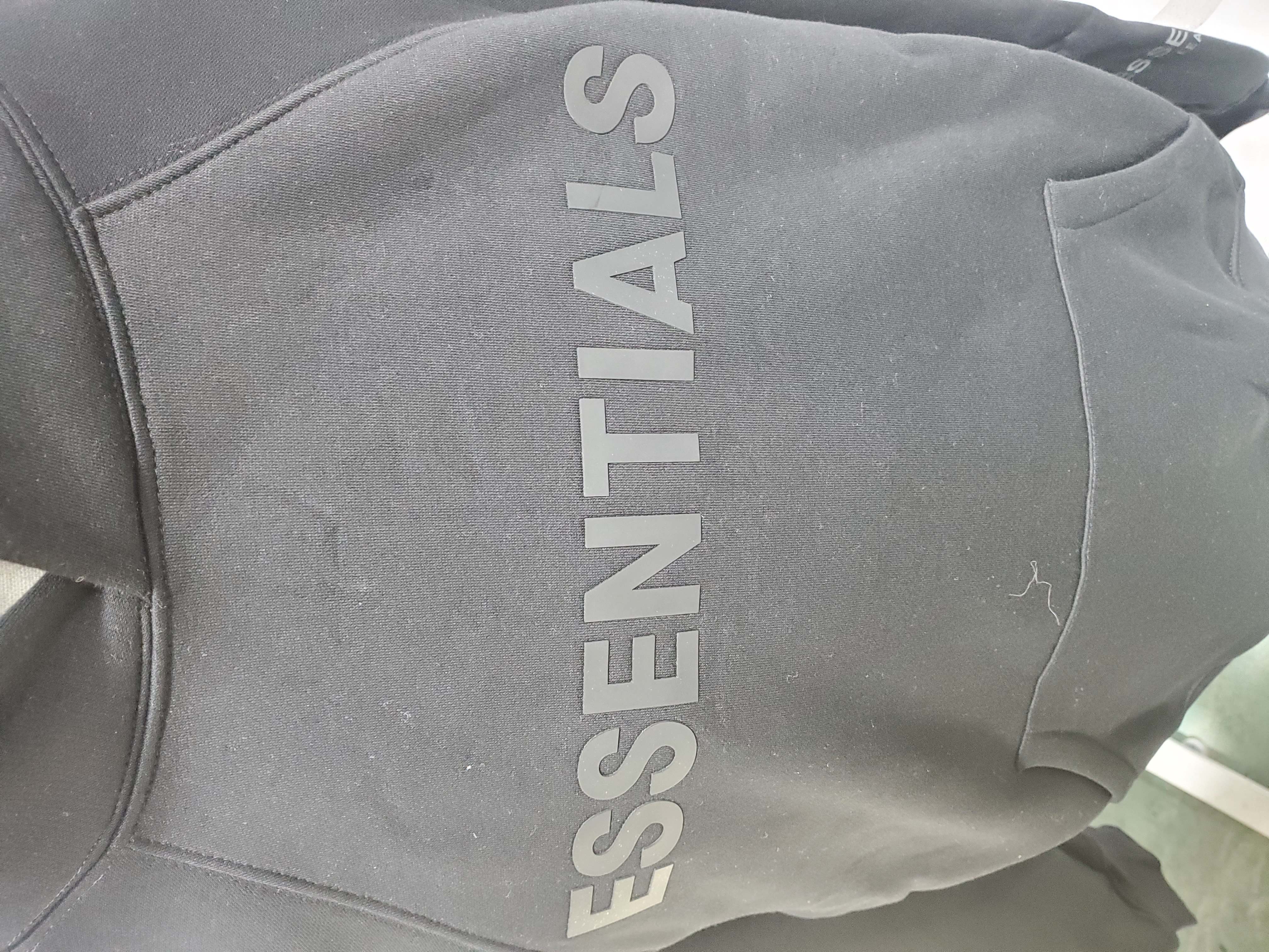  Fear Of God Essentials Pullover Hoodie Applique Logo Black review Obosneaker 03