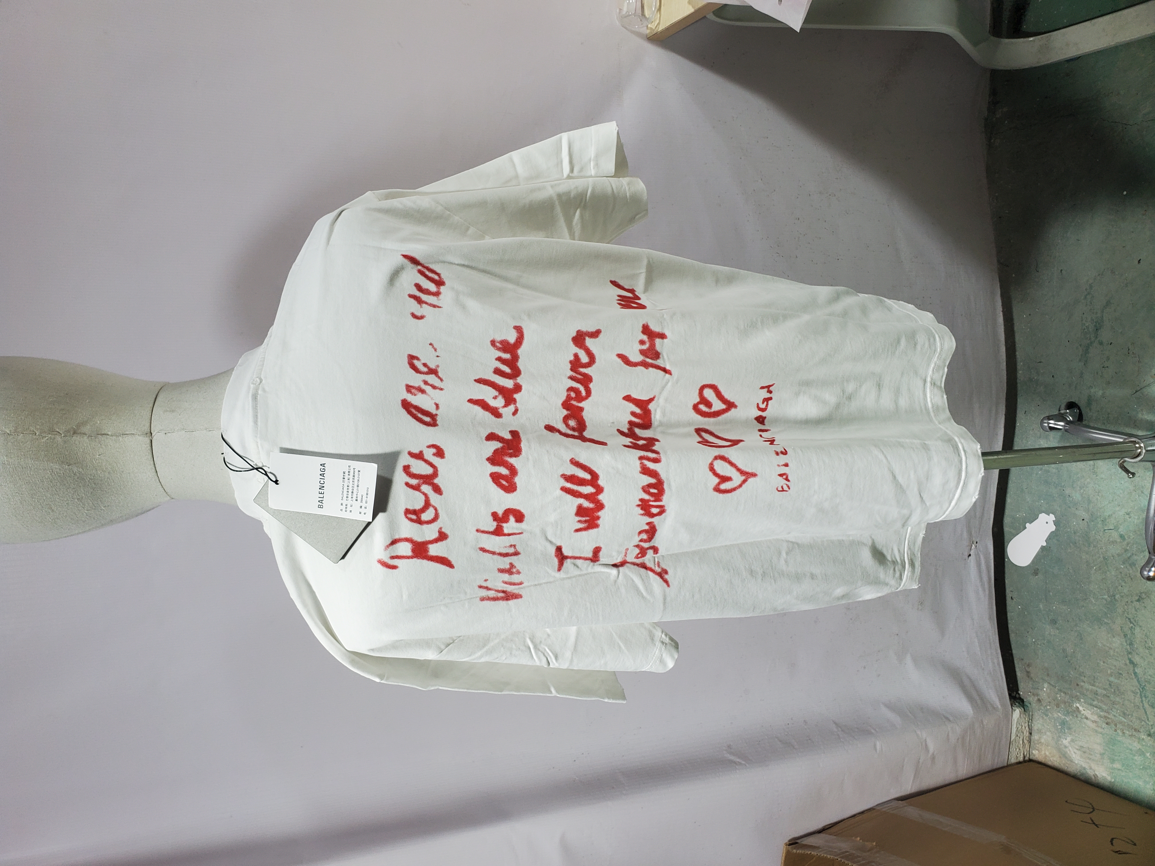 Balenciaga 25ss Valentine's Day Limited Edition Heart Slogan Ripped T-shirt White review Obosneaker 01