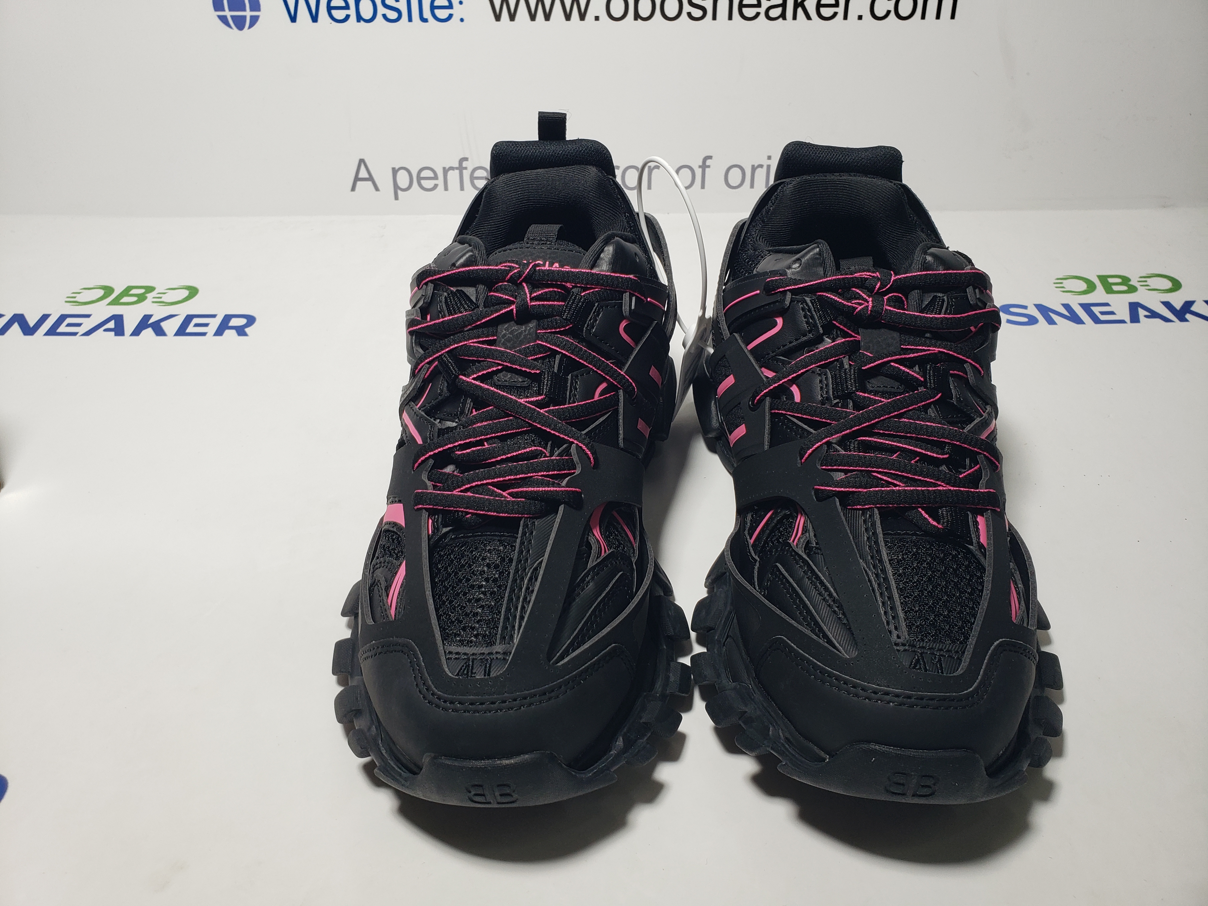 Balenciaga Tess S. Black Rose Red 542436 W2LA1 2046 review Obosneaker 03