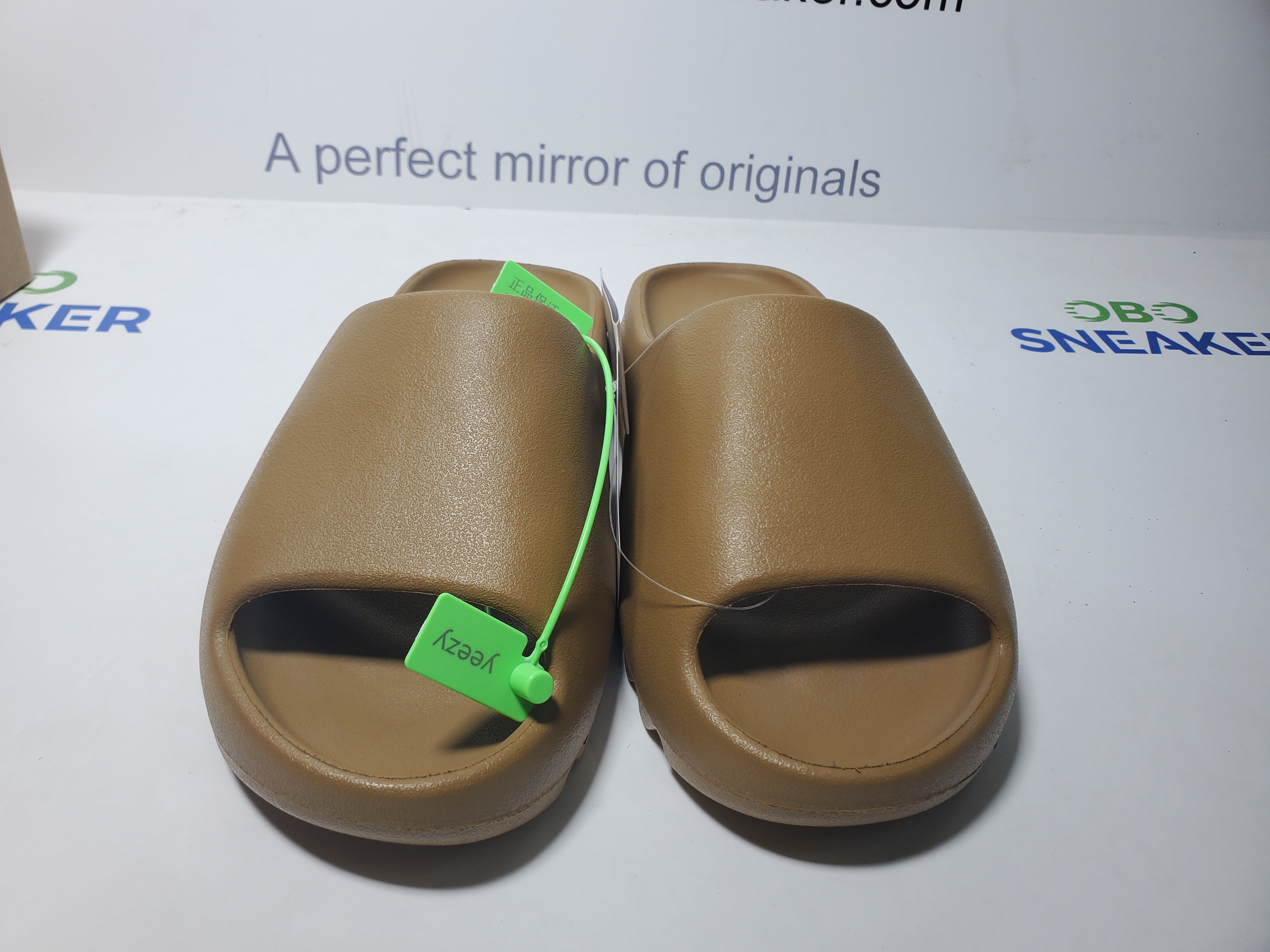 Adidas Yeezy Slide Ochre GW1931 review Obosneaker 03