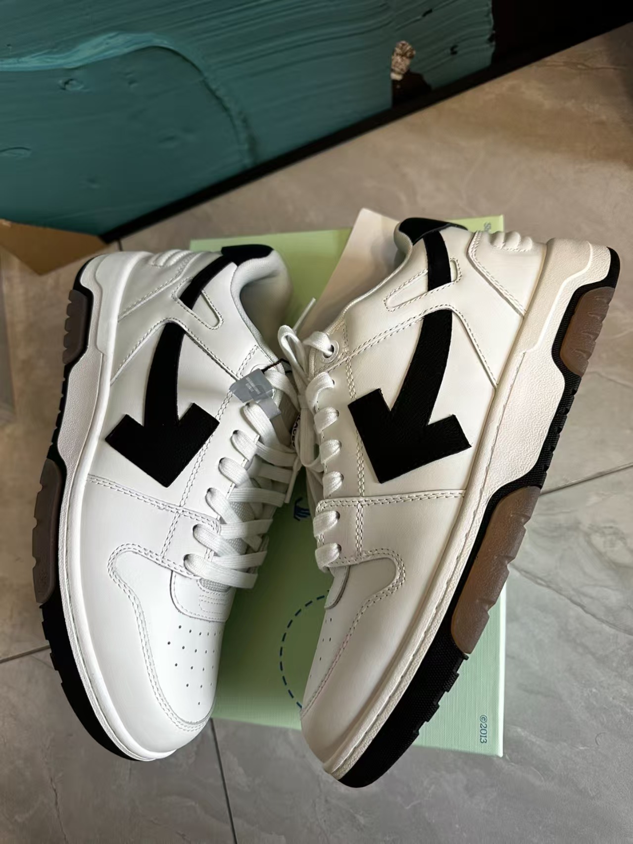 OFF-WHITE Out Of Office White Black OMIA189 C99LEA00 40110 review Nicky 02