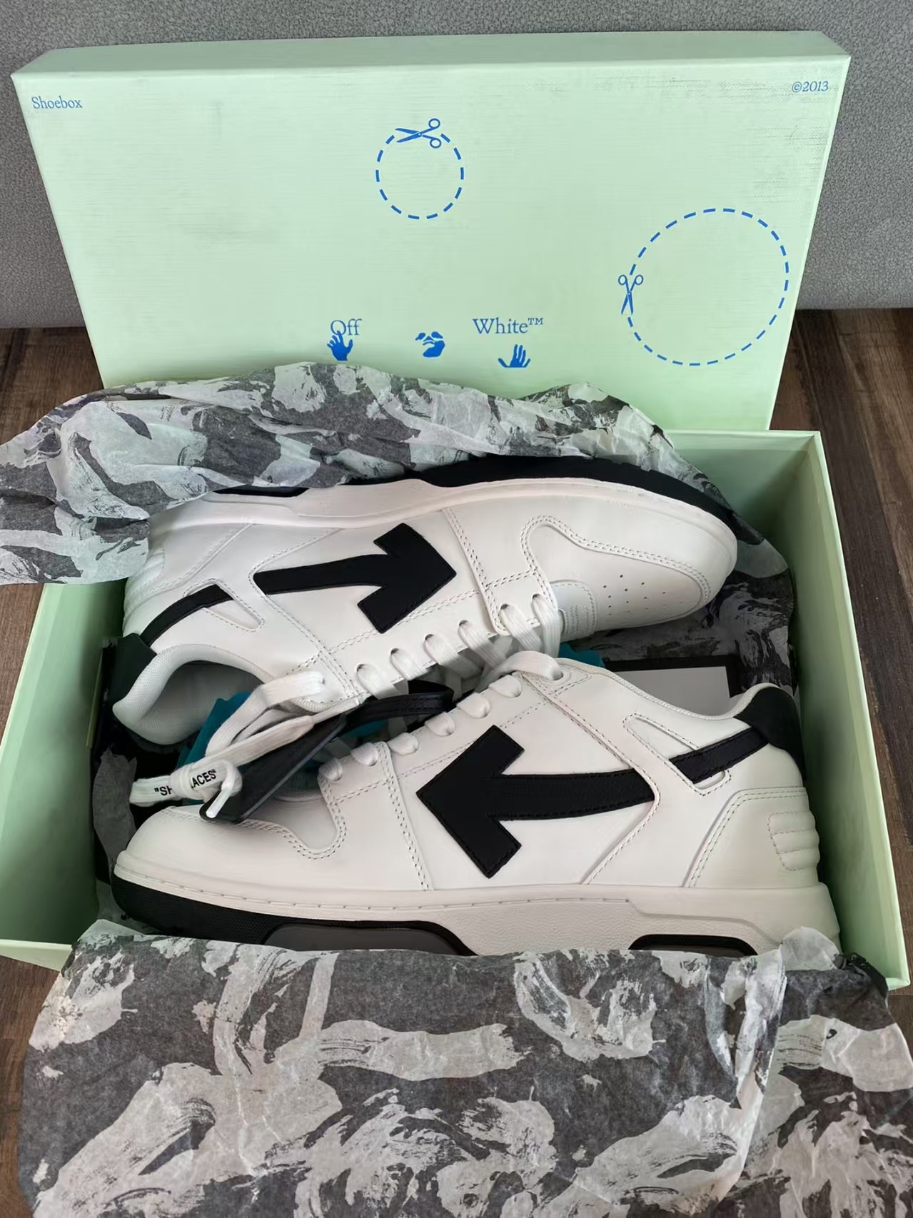 OFF-WHITE Out Of Office White Black OMIA189 C99LEA00 40110 review Otis