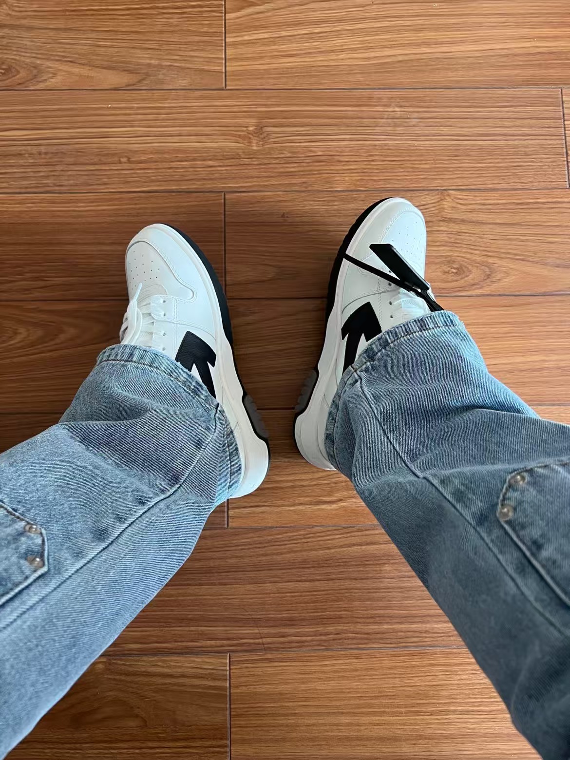 OFF-WHITE Out Of Office White Black OMIA189 C99LEA00 40110 review Quinn