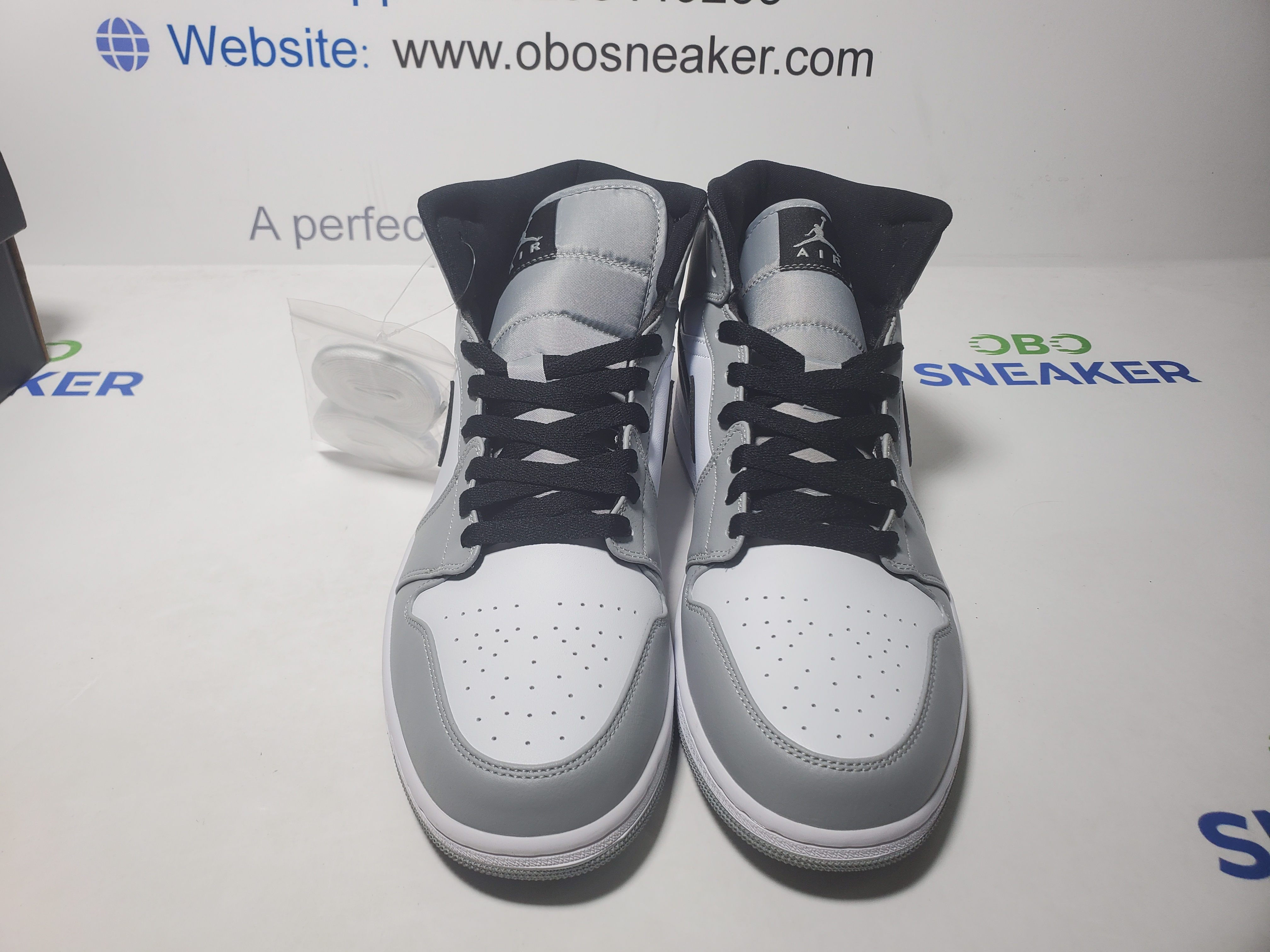 Air  Jordan 1 Mid Light Smoke Grey 554724-092 review Obosneaker 03