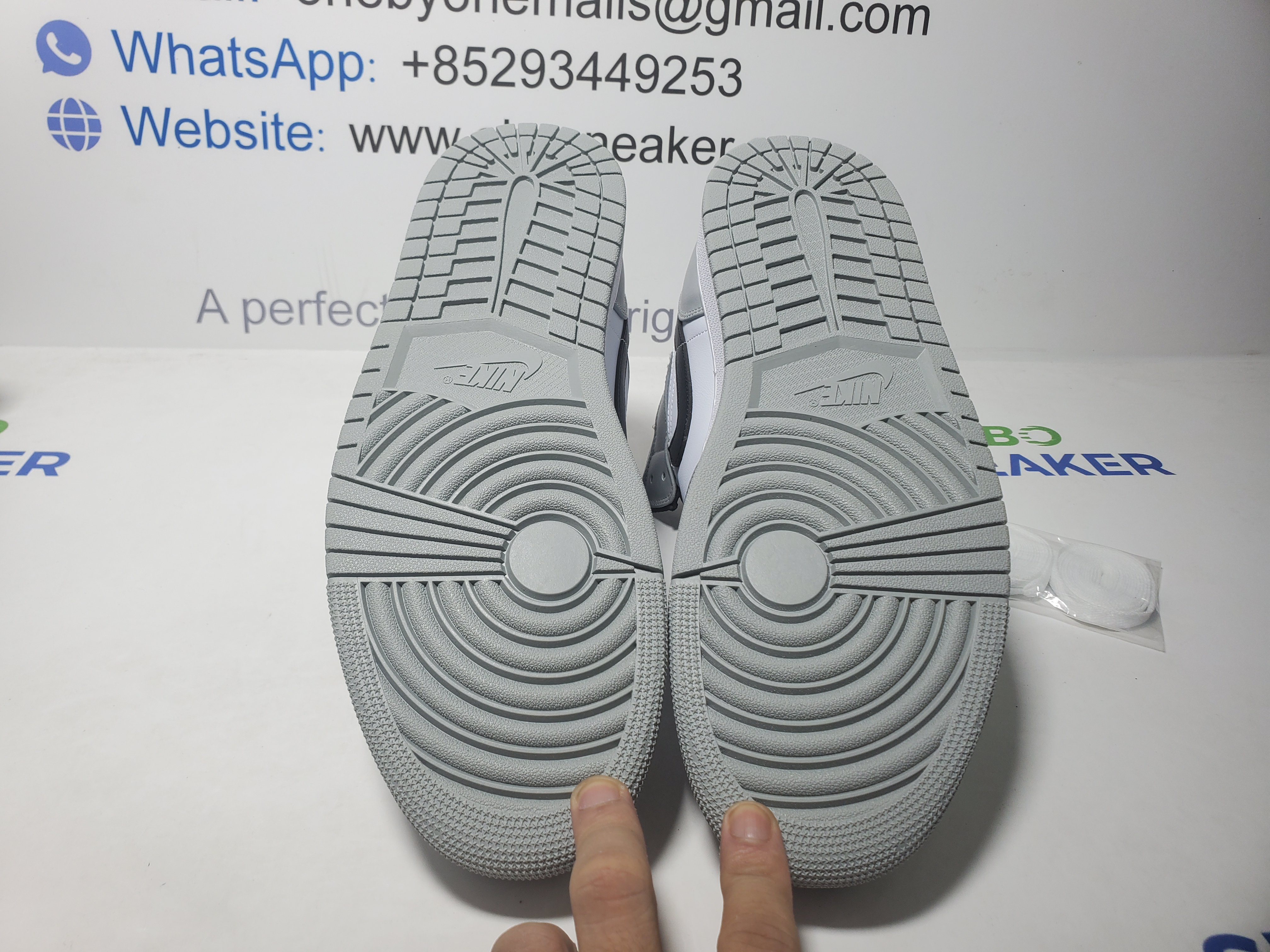 Air  Jordan 1 Mid Light Smoke Grey 554724-092 review Obosneaker 04