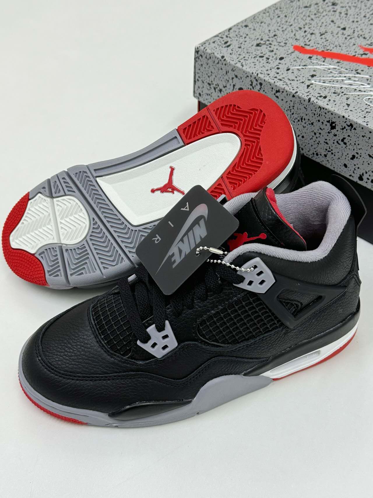 Jordan 4 Retro Bred (2019) 308497-060 review Corine 00