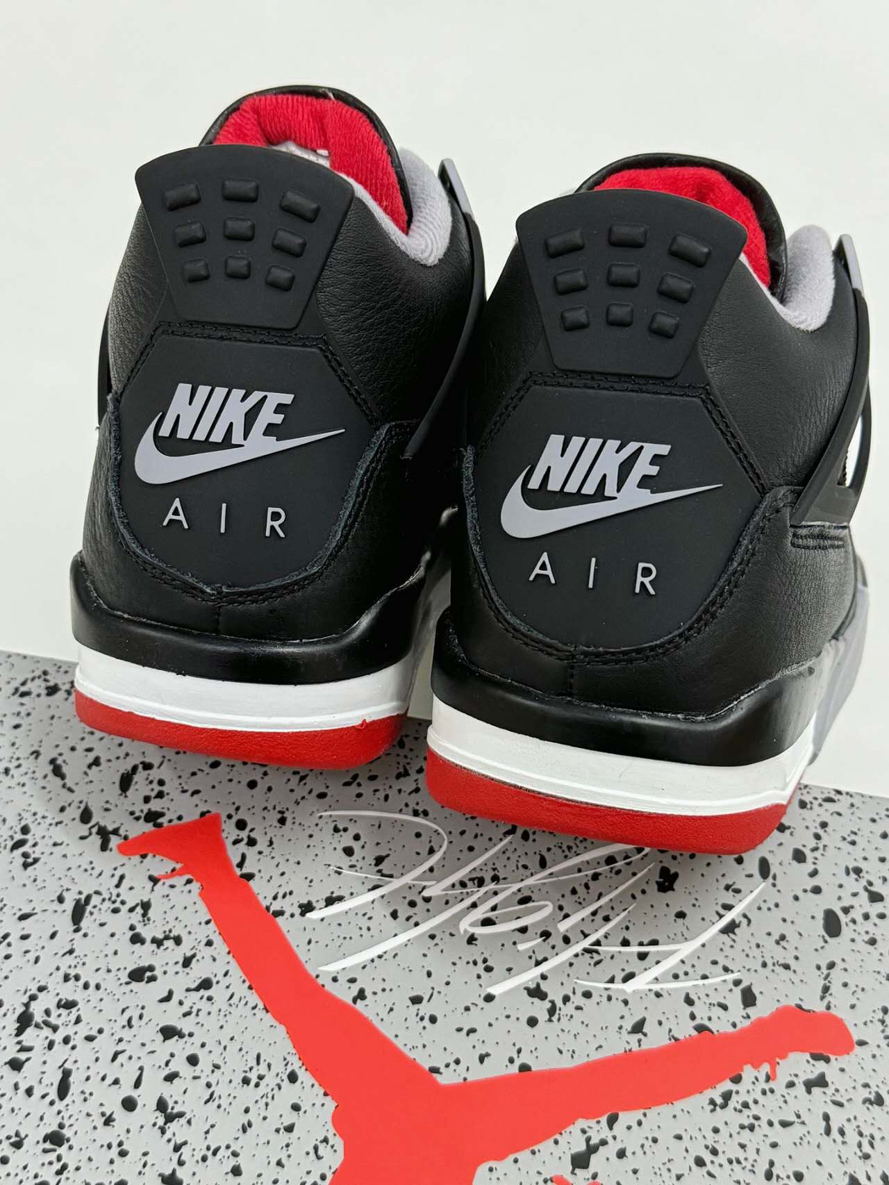 Jordan 4 Retro Bred (2019) 308497-060 review Corine 01