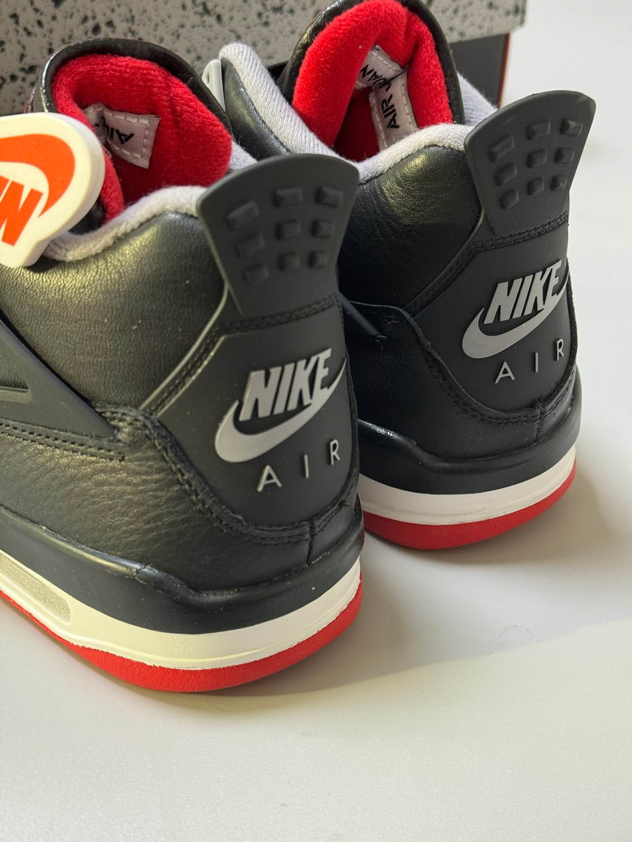 Jordan 4 Retro Bred (2019) 308497-060 review Curitis 01